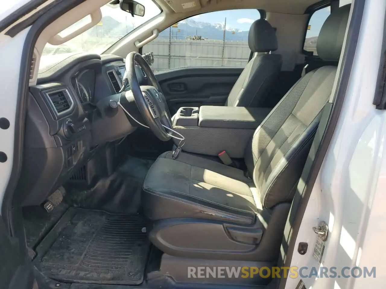 7 Photograph of a damaged car 1N6AA1R79KN500572 NISSAN TITAN 2019
