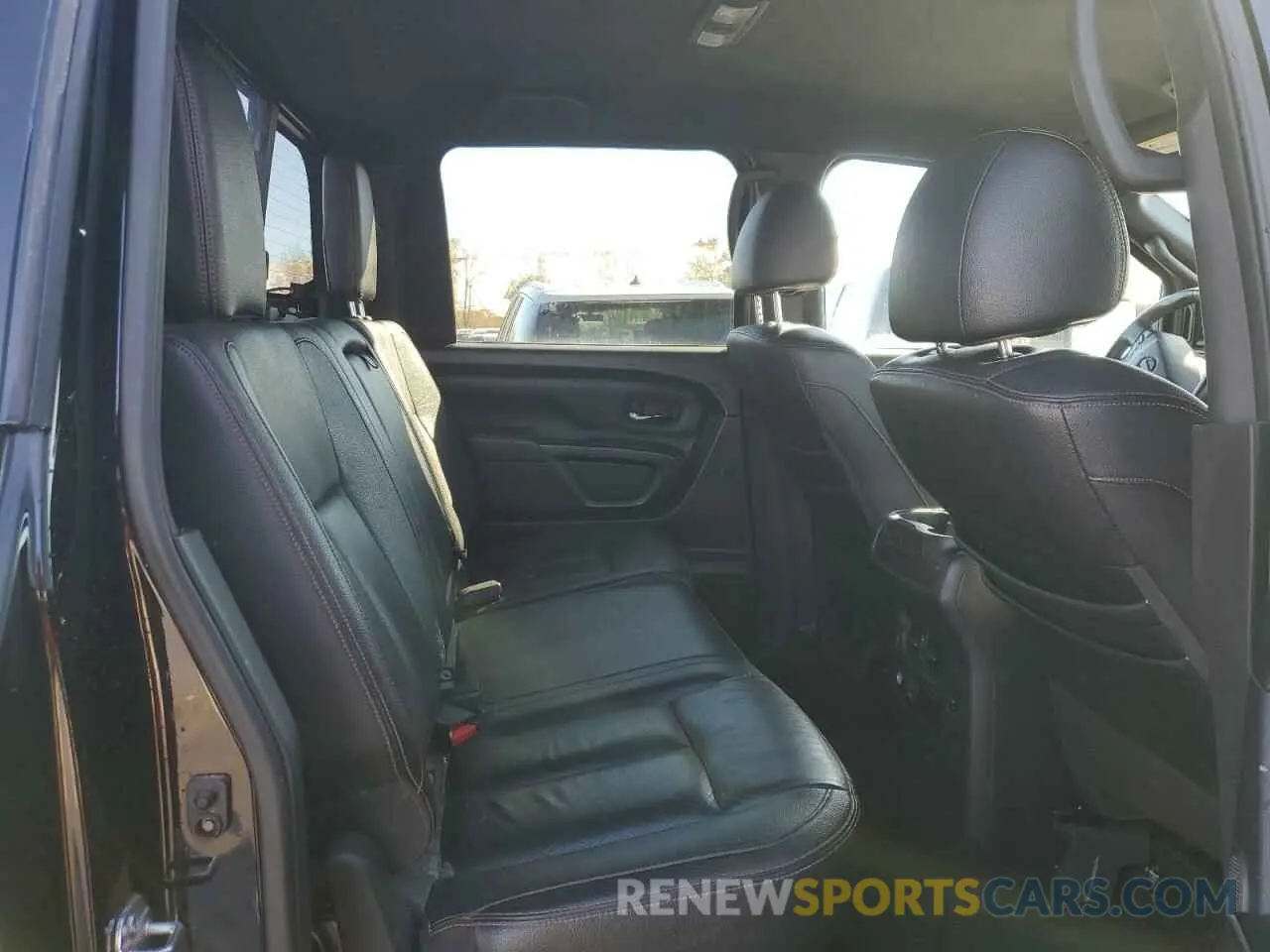 10 Фотография поврежденного автомобиля 1N6AA1ED1LN506475 NISSAN TITAN 2020