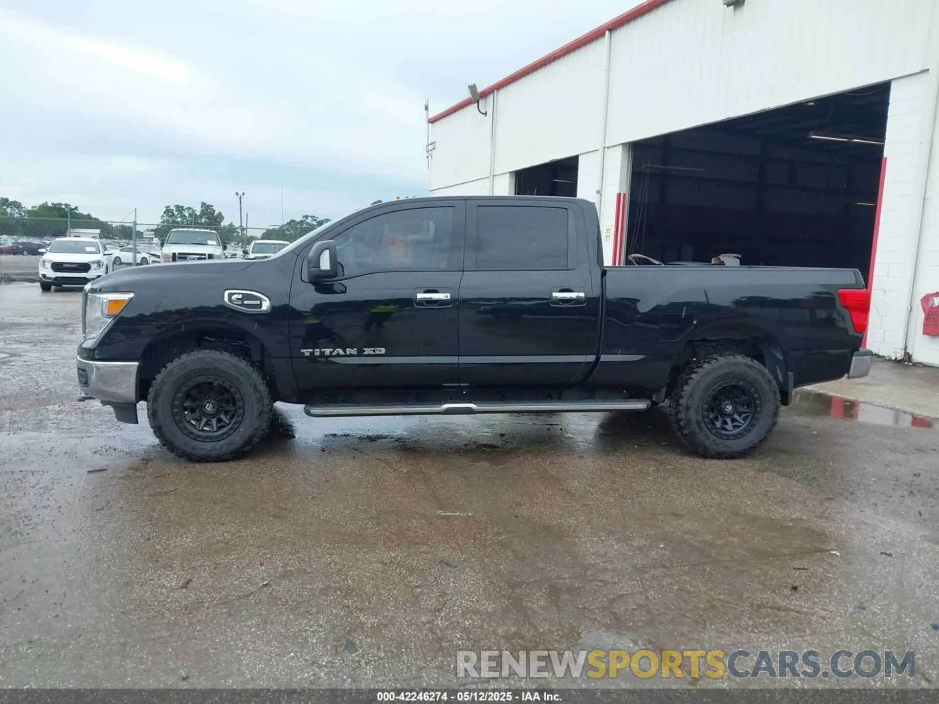 14 Photograph of a damaged car 1N6AA1ED3MN507841 NISSAN TITAN 2021