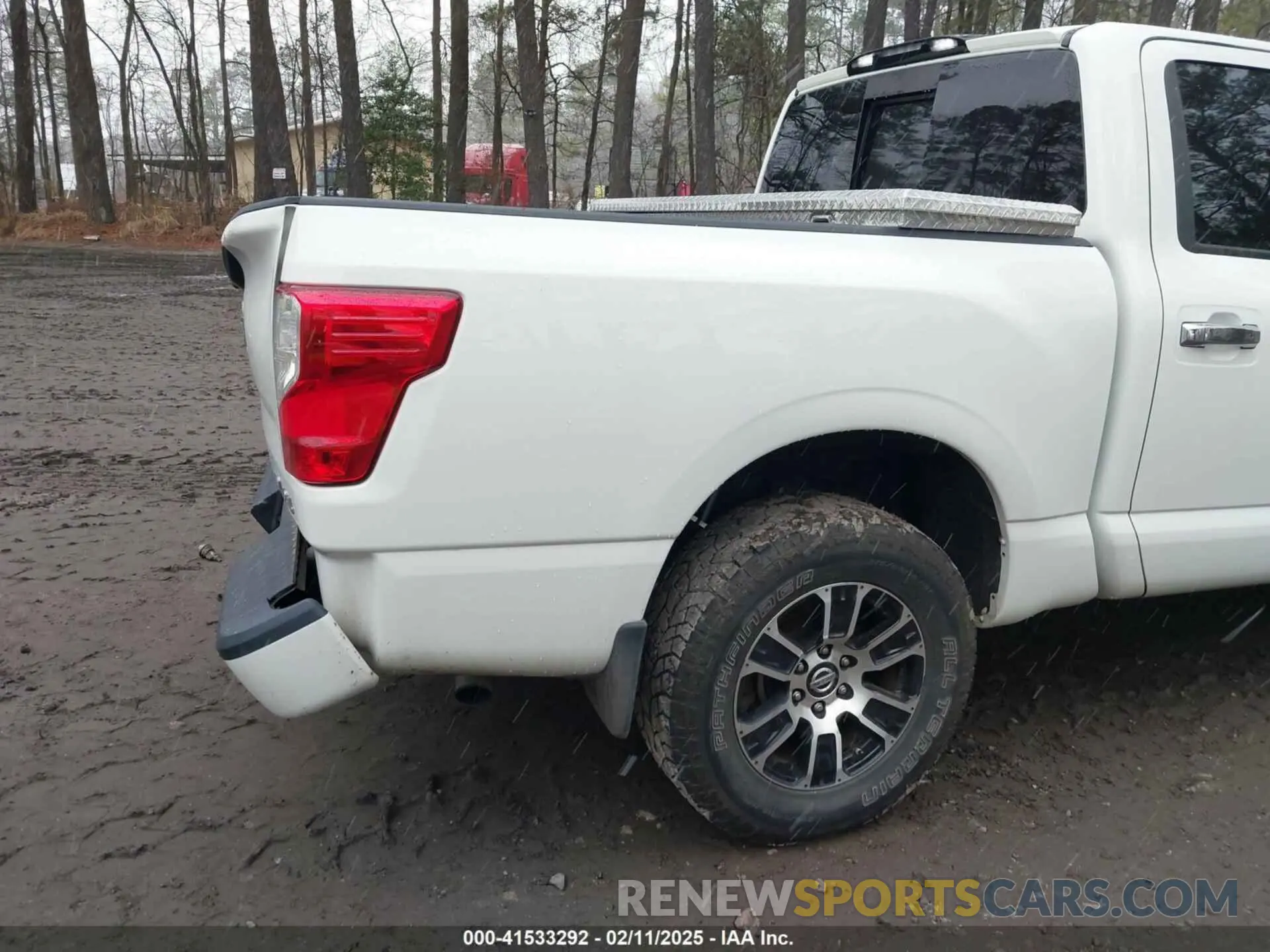 18 Photograph of a damaged car 1N6AA1ED3MN507886 NISSAN TITAN 2021