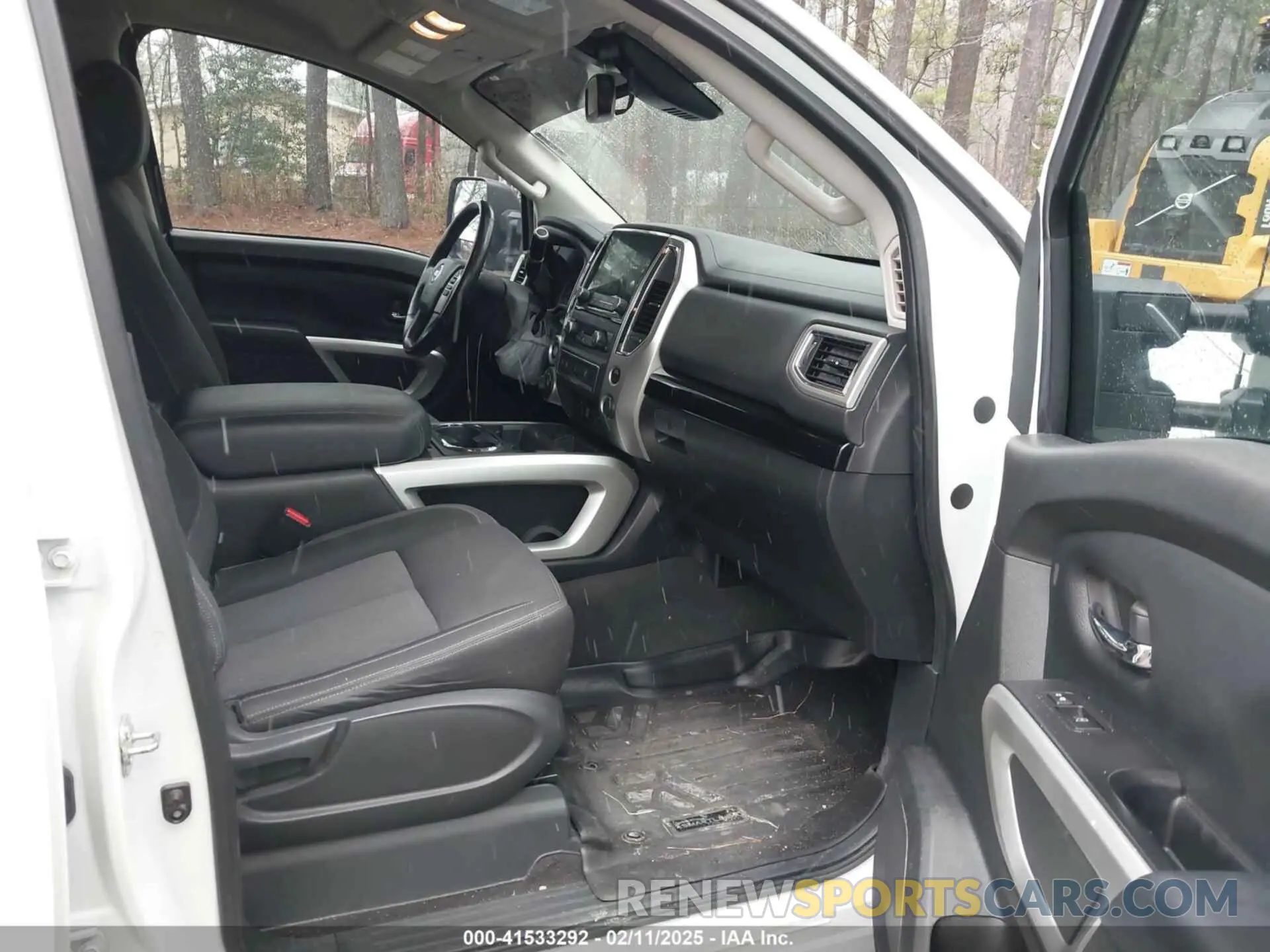 5 Photograph of a damaged car 1N6AA1ED3MN507886 NISSAN TITAN 2021
