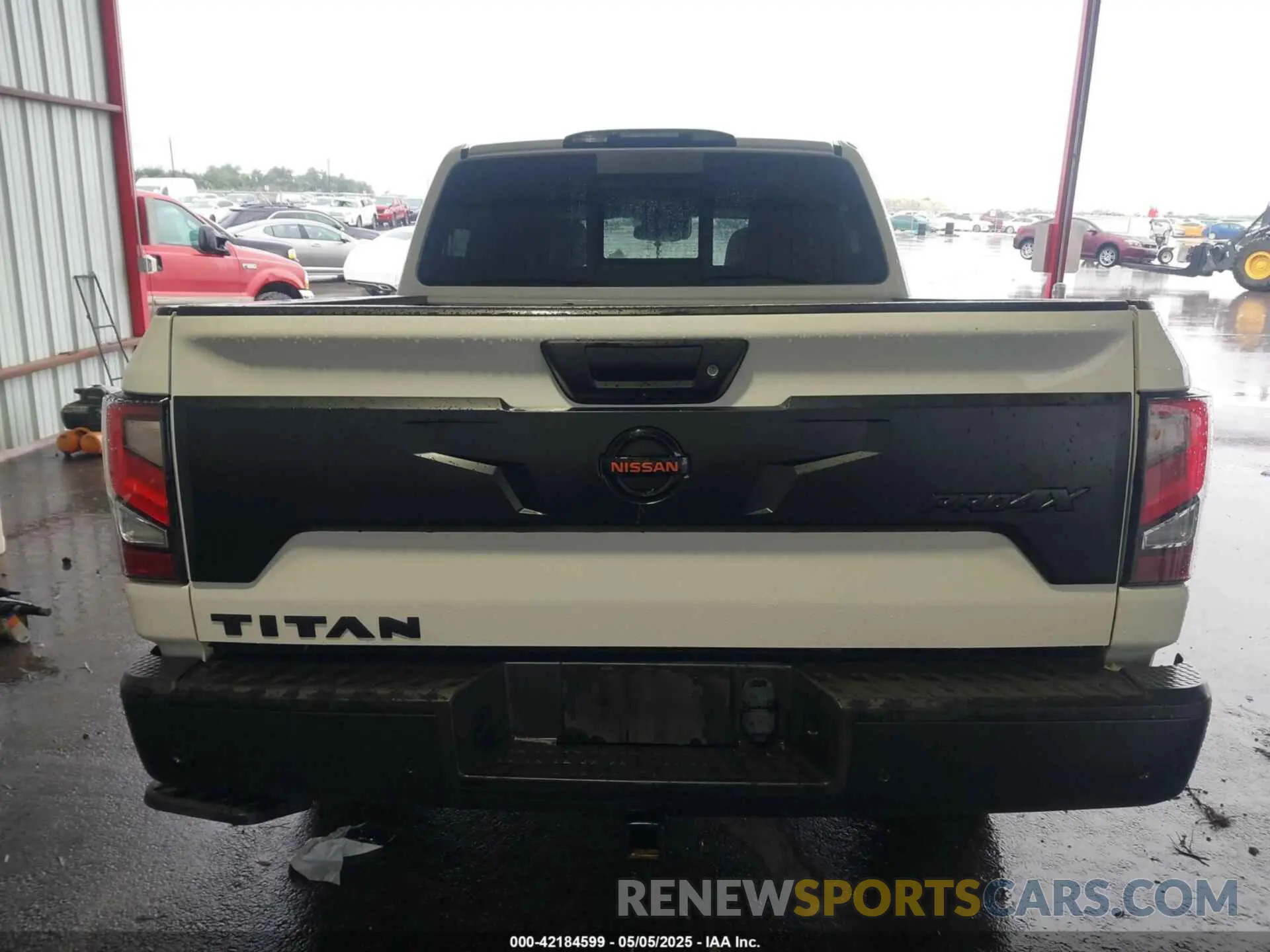 17 Photograph of a damaged car 1N6AA1ED7MN511004 NISSAN TITAN 2021