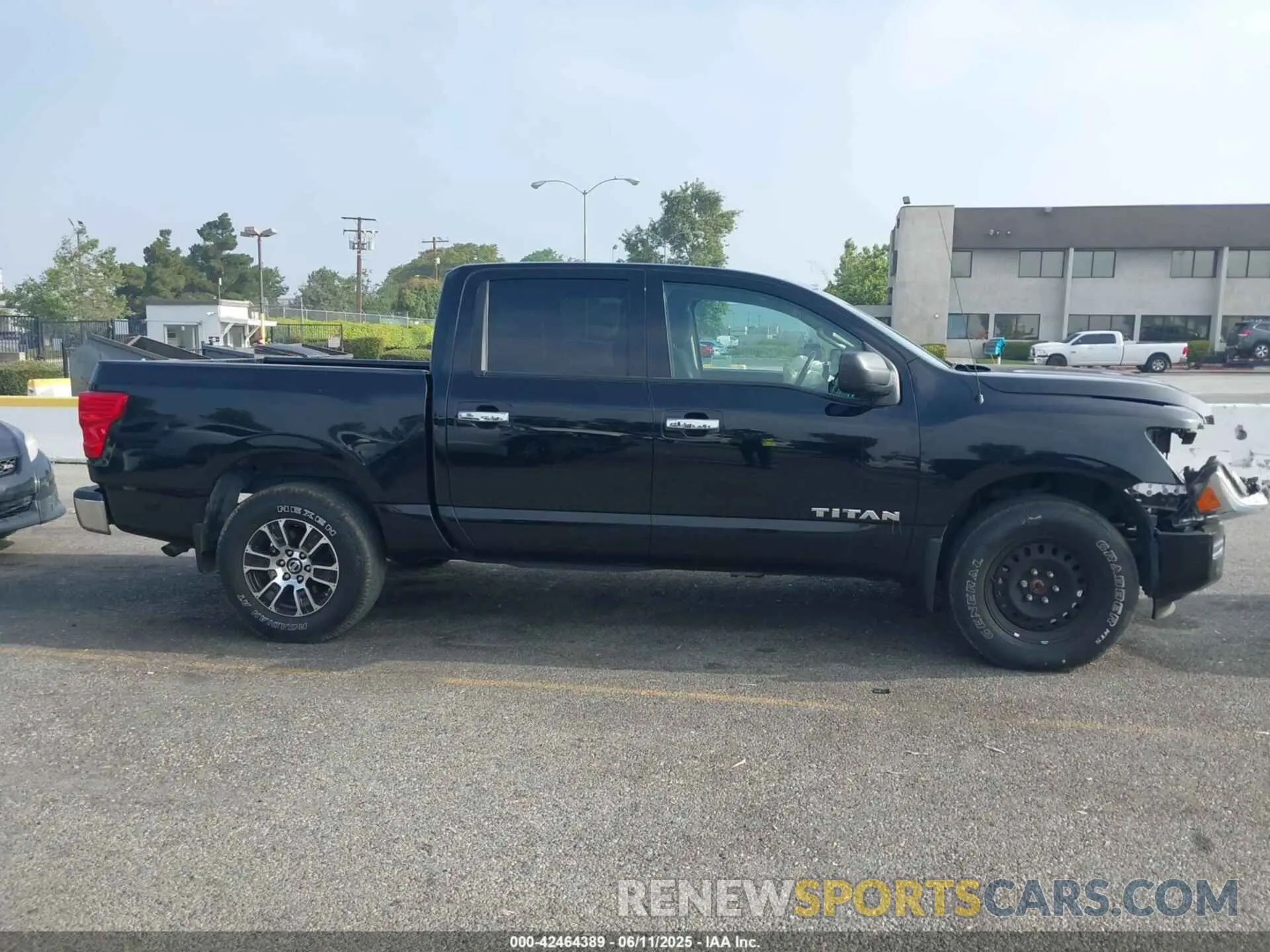 14 Photograph of a damaged car 1N6AA1ED8MN502425 NISSAN TITAN 2021
