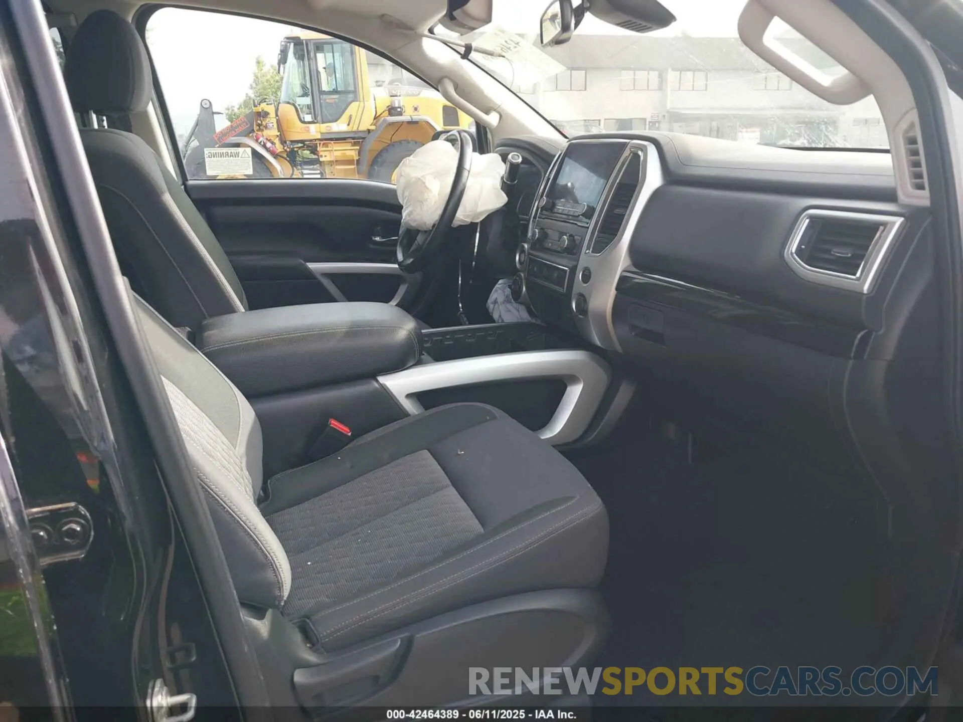 5 Photograph of a damaged car 1N6AA1ED8MN502425 NISSAN TITAN 2021