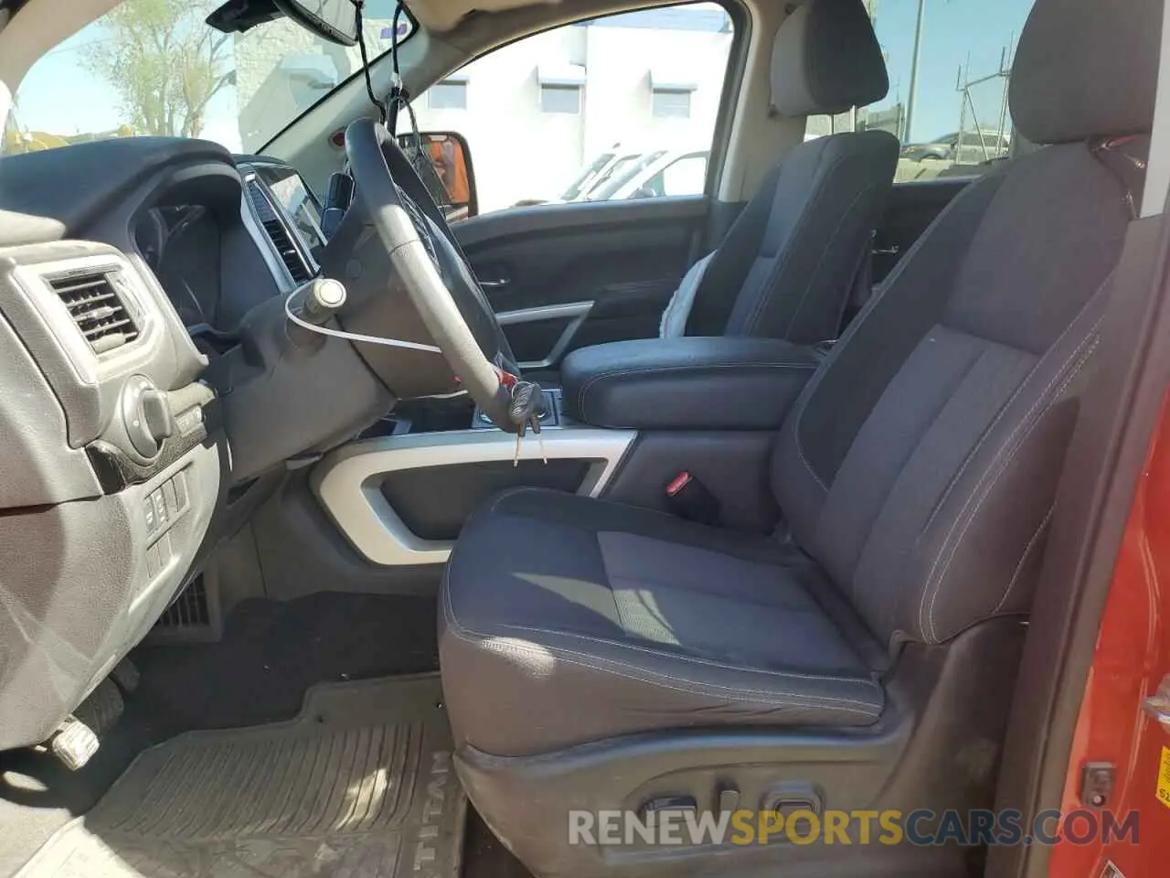 7 Photograph of a damaged car 1N6AA1ED8MN525283 NISSAN TITAN 2021