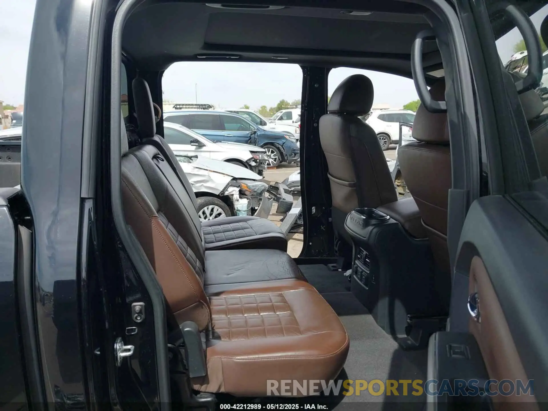 8 Photograph of a damaged car 1N6AA1ED8MN529124 NISSAN TITAN 2021