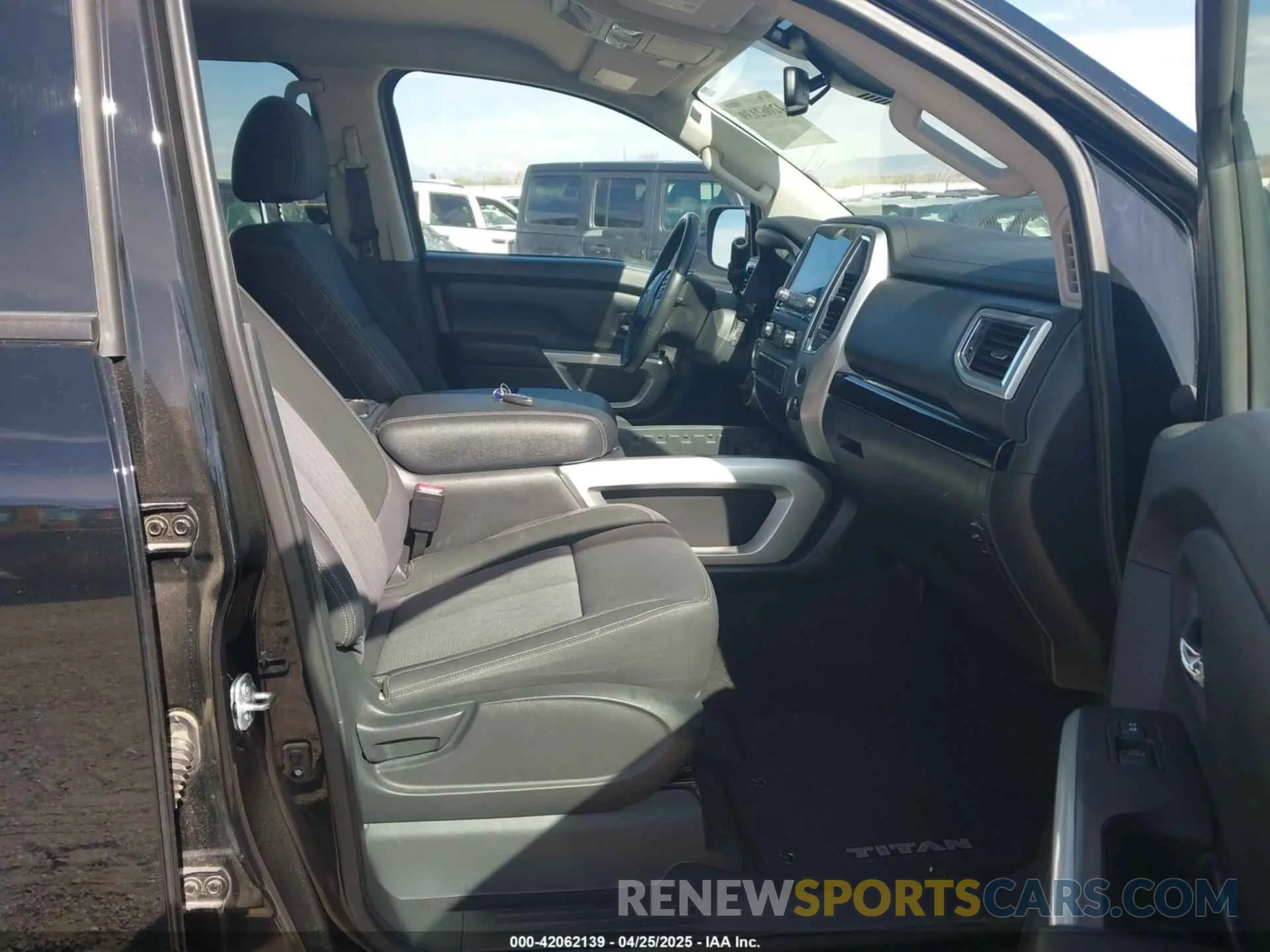 5 Photograph of a damaged car 1N6AA1ED9MN509741 NISSAN TITAN 2021