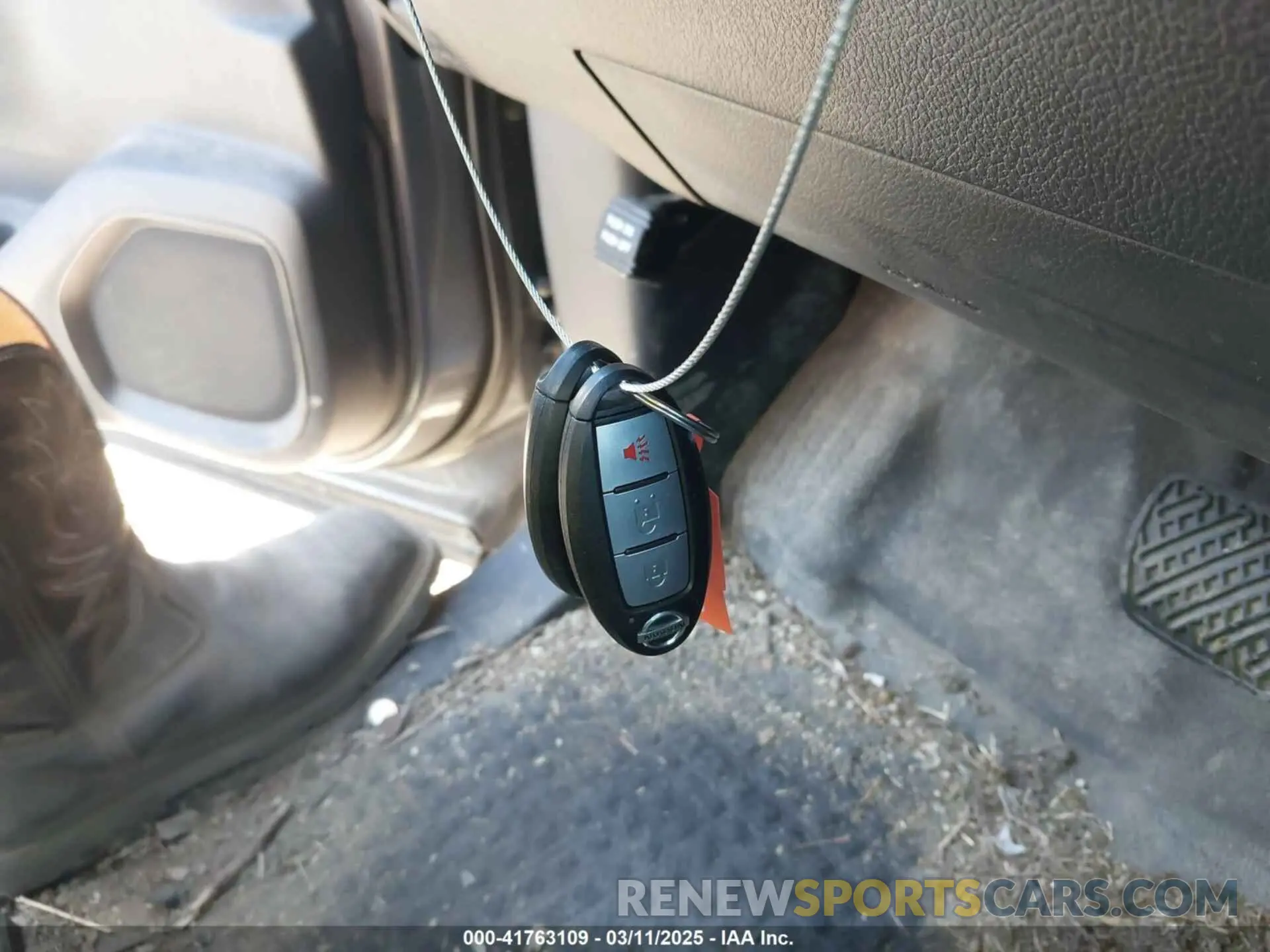 11 Photograph of a damaged car 1N6AA1EE2MN517608 NISSAN TITAN 2021