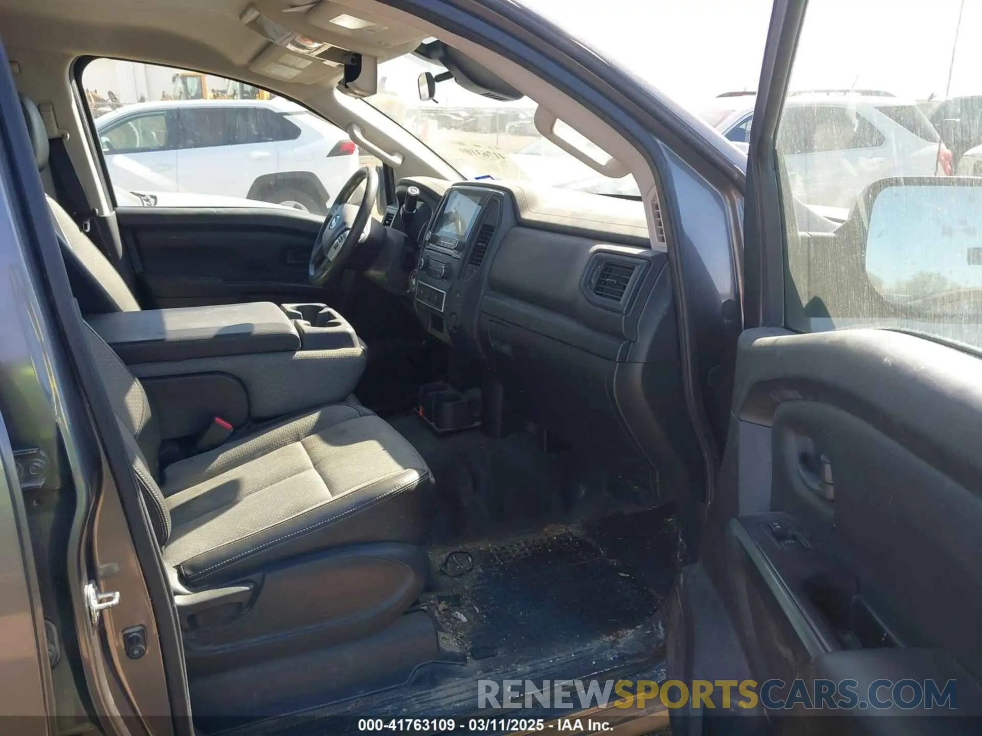 5 Photograph of a damaged car 1N6AA1EE2MN517608 NISSAN TITAN 2021