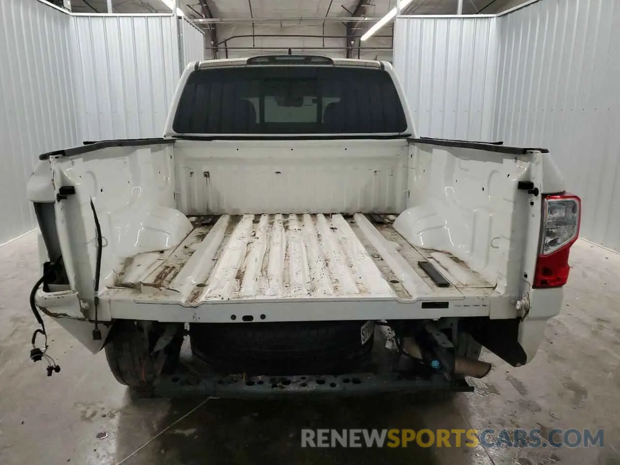 6 Photograph of a damaged car 1N6AA1EC7NN104499 NISSAN TITAN 2022