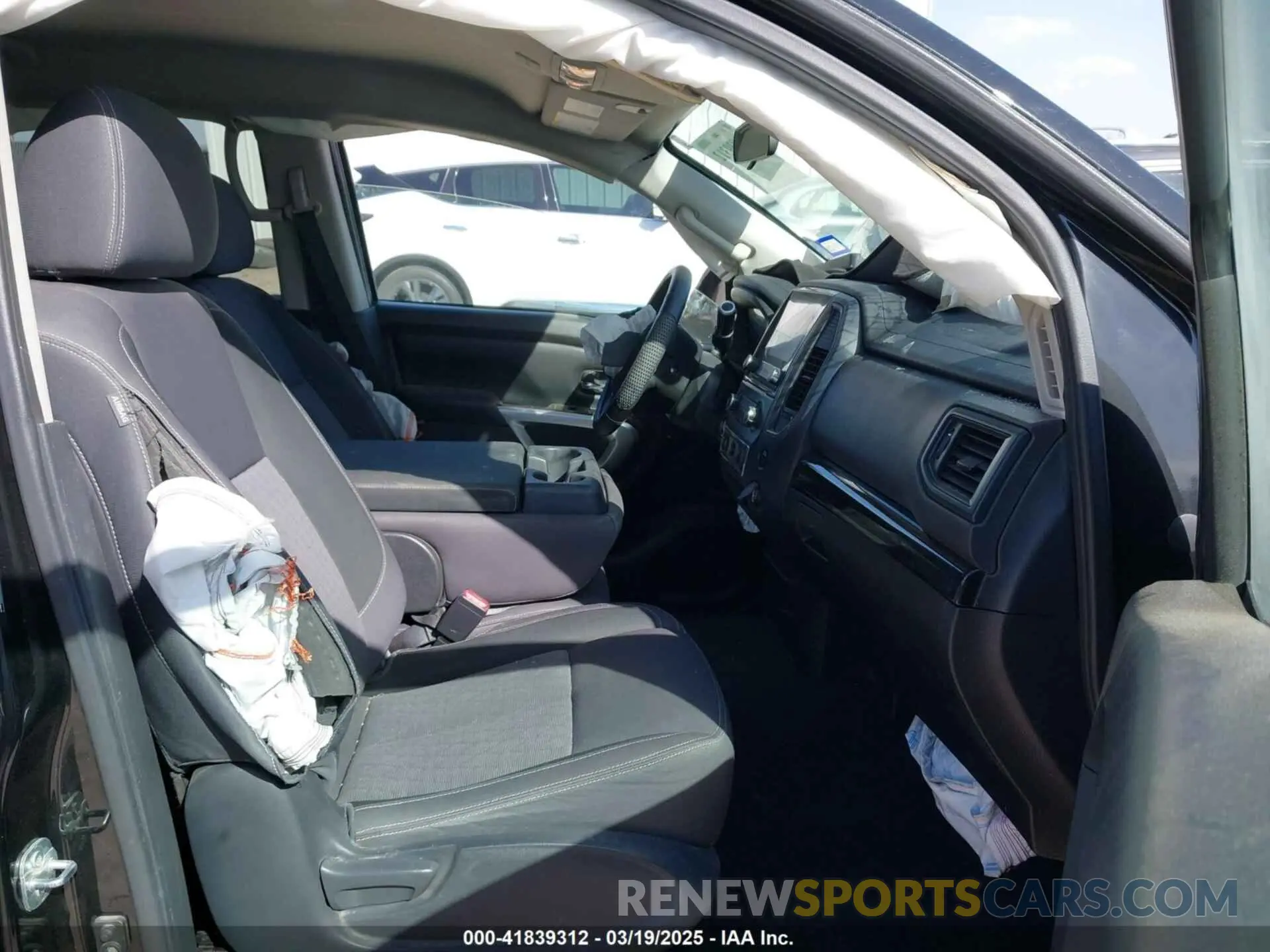 5 Photograph of a damaged car 1N6AA1EE7NN104200 NISSAN TITAN 2022