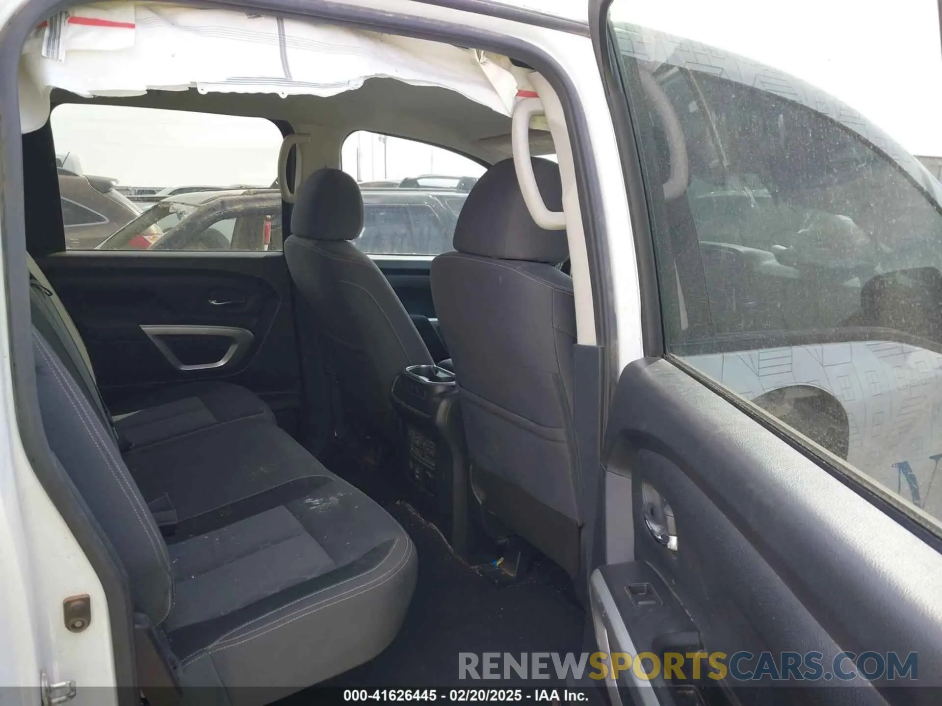 8 Photograph of a damaged car 1N6AA1EF6NN104519 NISSAN TITAN 2022
