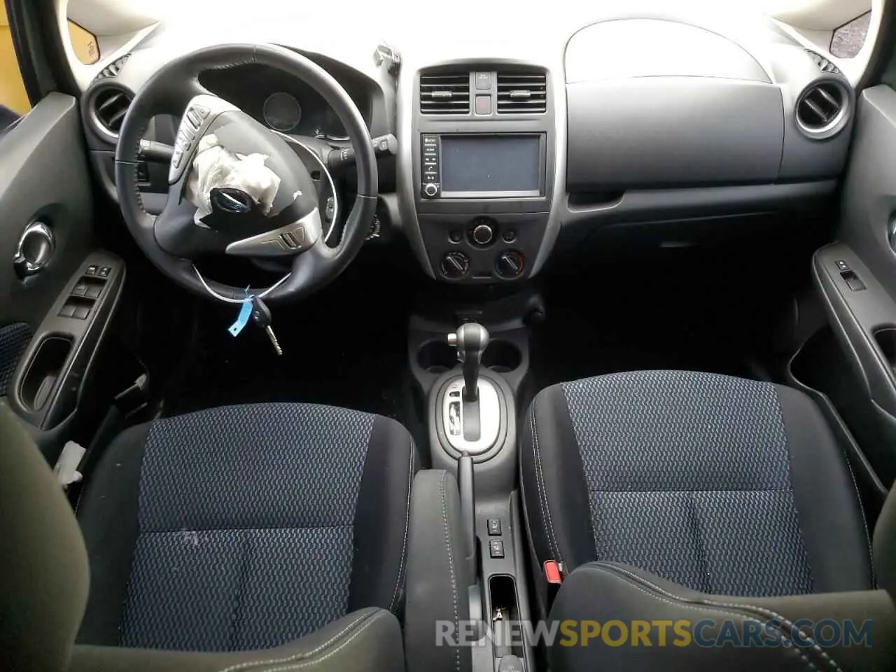 8 Photograph of a damaged car 3N1CE2CP0KL358386 NISSAN VERSA 2019