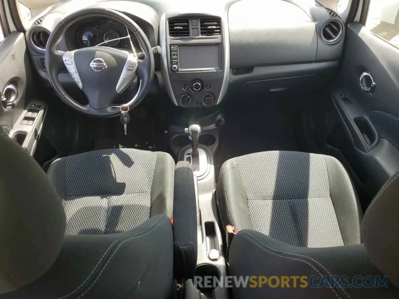 8 Photograph of a damaged car 3N1CE2CP0KL366164 NISSAN VERSA 2019