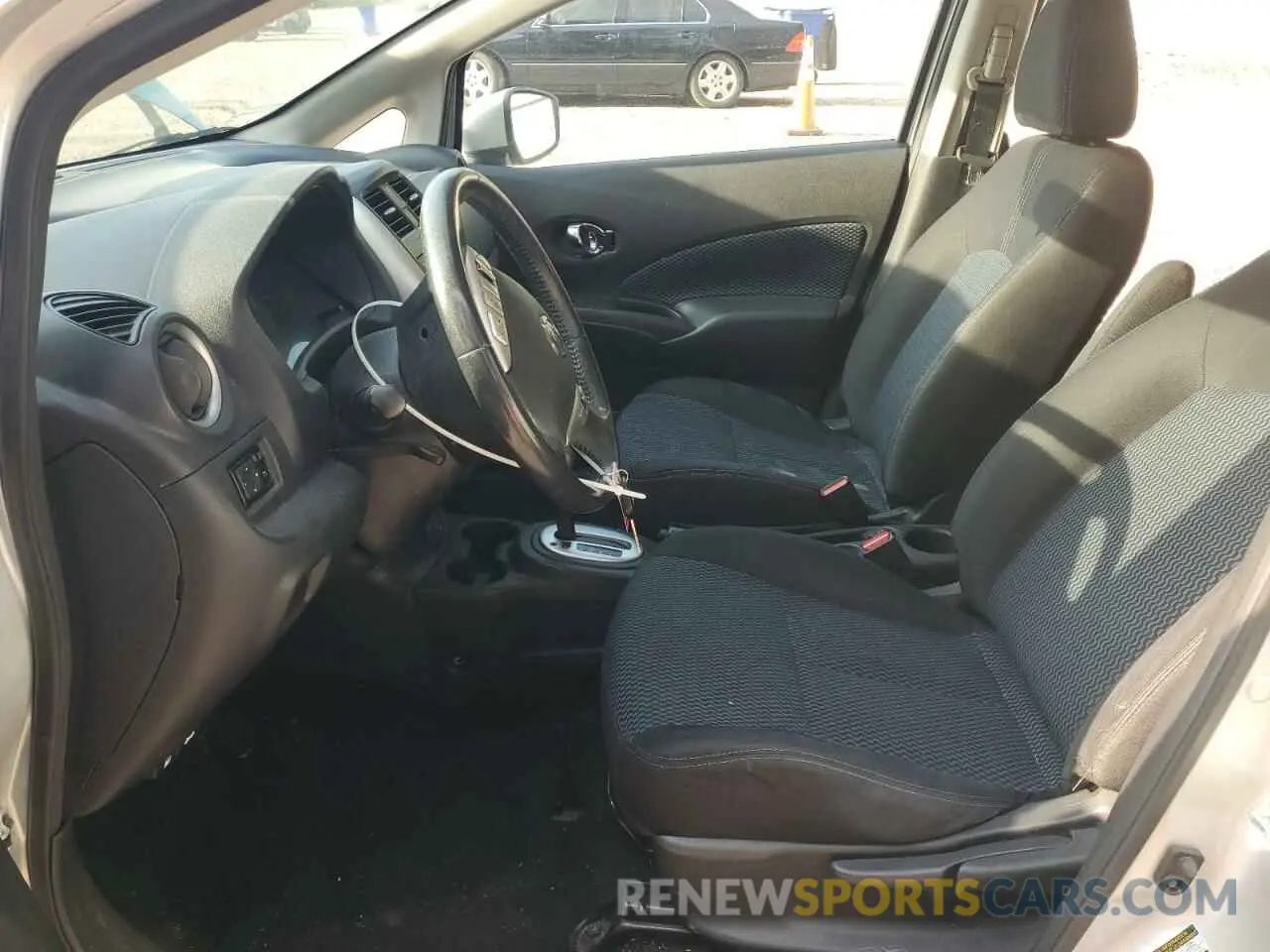 7 Photograph of a damaged car 3N1CE2CP2KL353948 NISSAN VERSA 2019
