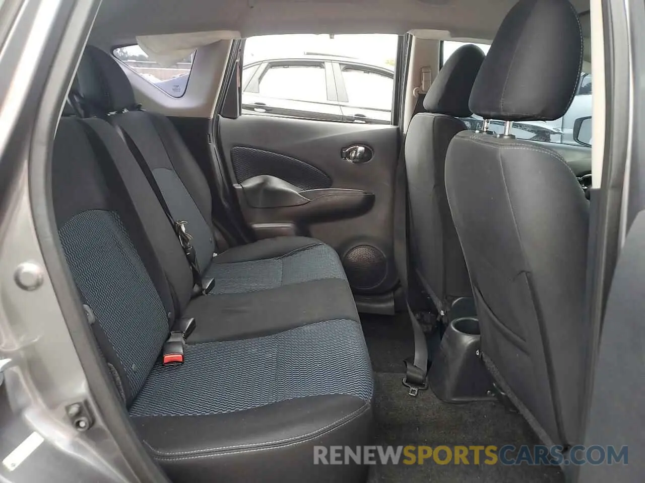 10 Фотография поврежденного автомобиля 3N1CE2CP3KL354073 NISSAN VERSA 2019