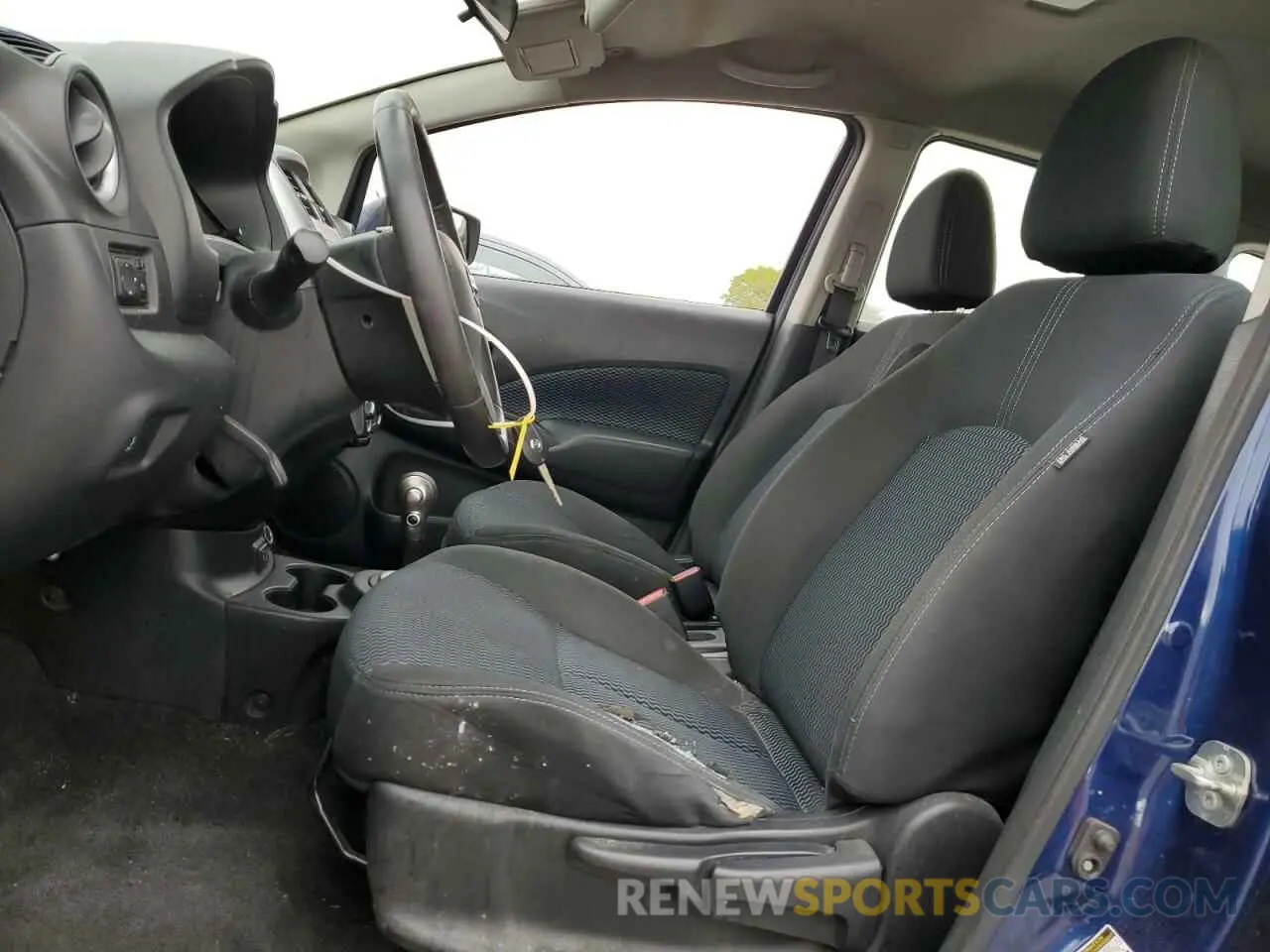7 Photograph of a damaged car 3N1CE2CP4KL362005 NISSAN VERSA 2019