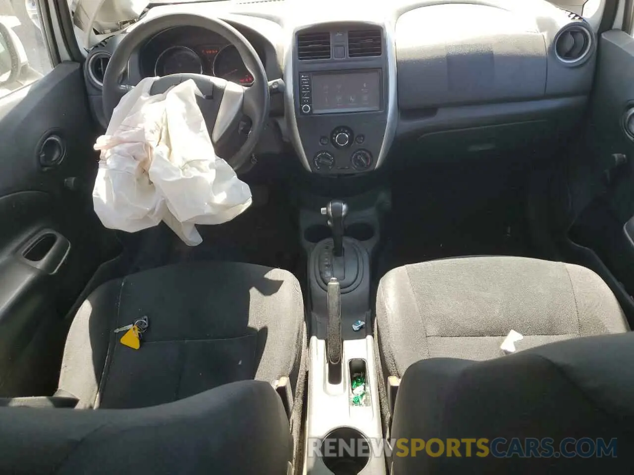 8 Photograph of a damaged car 3N1CE2CP6KL357064 NISSAN VERSA 2019