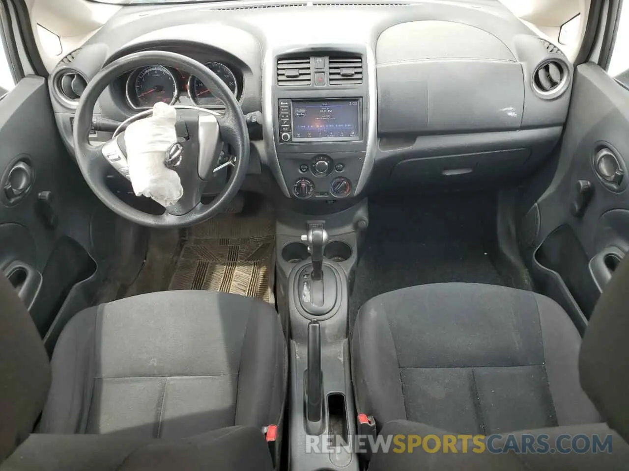 8 Photograph of a damaged car 3N1CE2CP7KL355422 NISSAN VERSA 2019