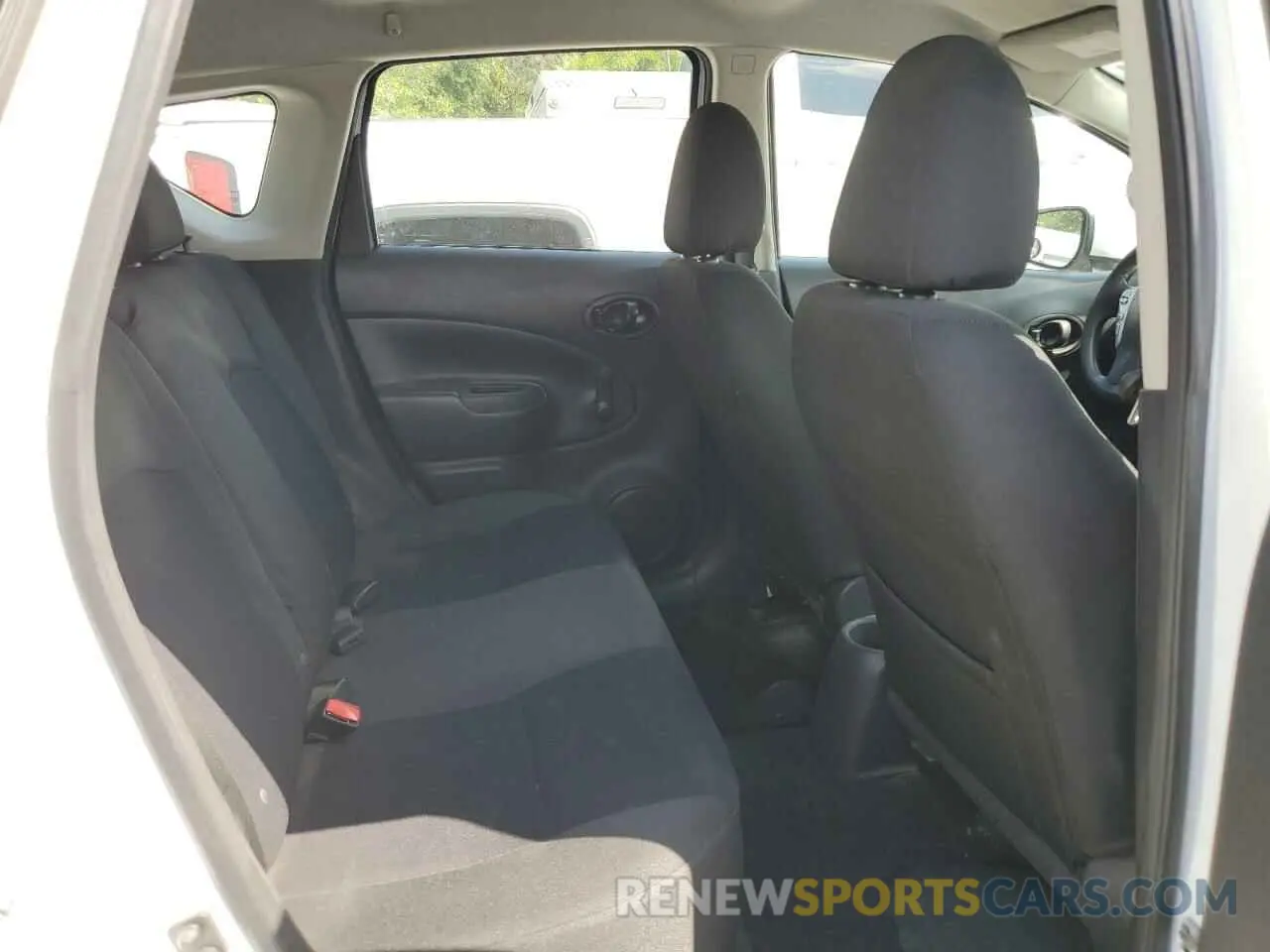 10 Photograph of a damaged car 3N1CE2CP8KL360726 NISSAN VERSA 2019