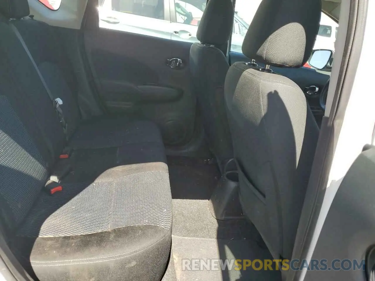 10 Фотография поврежденного автомобиля 3N1CE2CP9KL357043 NISSAN VERSA 2019