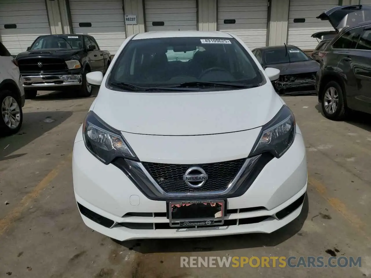 5 Photograph of a damaged car 3N1CE2CPXKL360243 NISSAN VERSA 2019