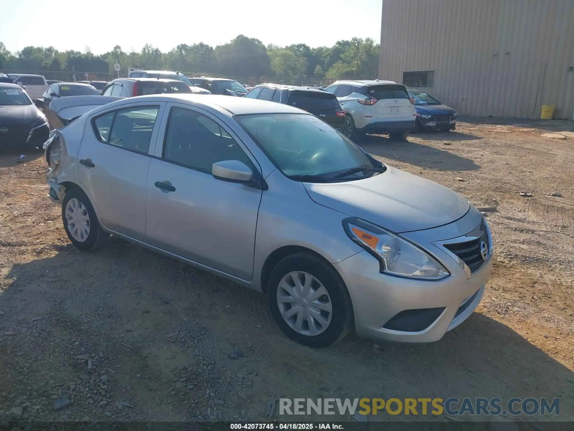 1 Фотография поврежденного автомобиля 3N1CN7AP0KL823202 NISSAN VERSA 2019