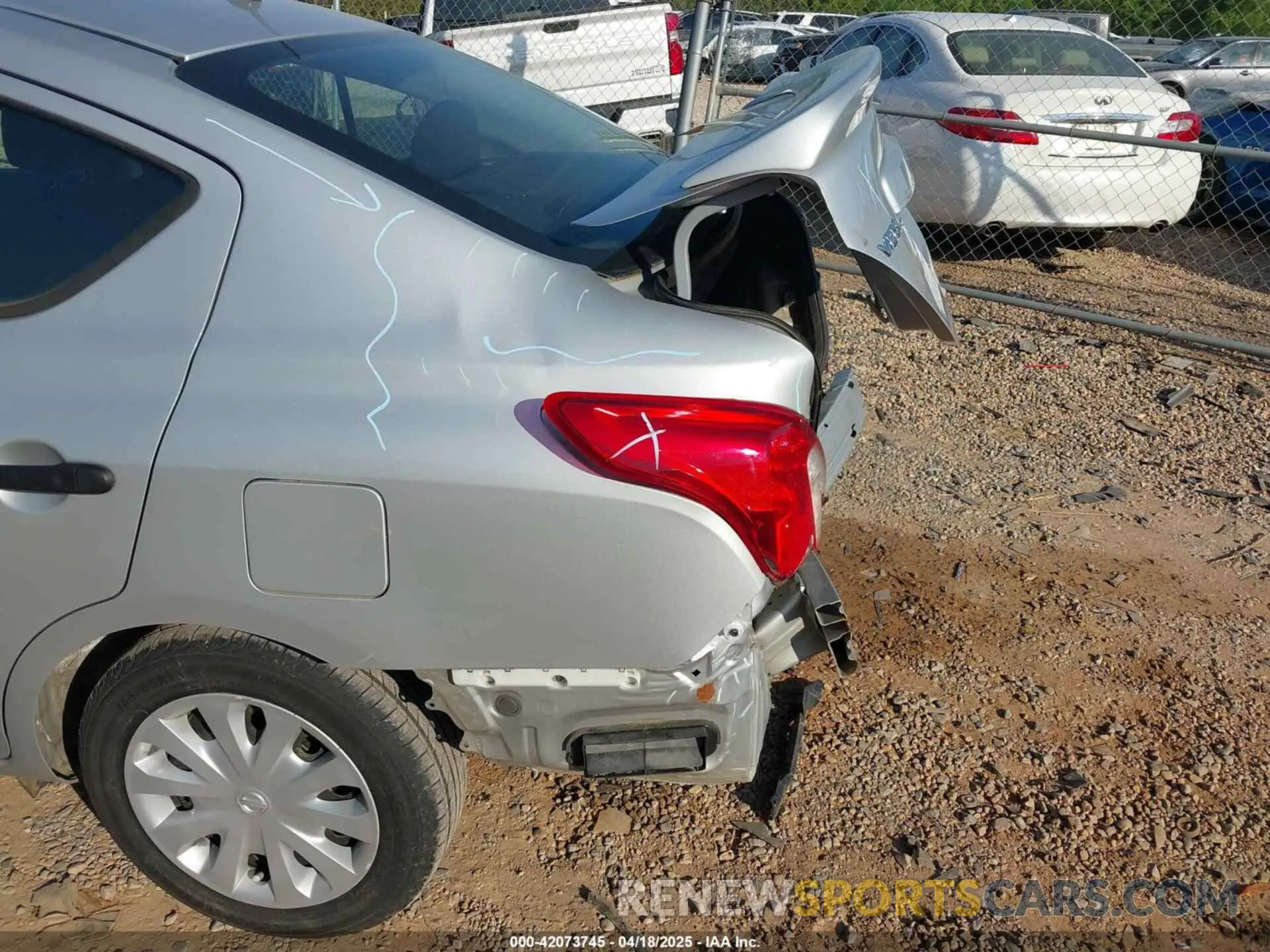 6 Фотография поврежденного автомобиля 3N1CN7AP0KL823202 NISSAN VERSA 2019