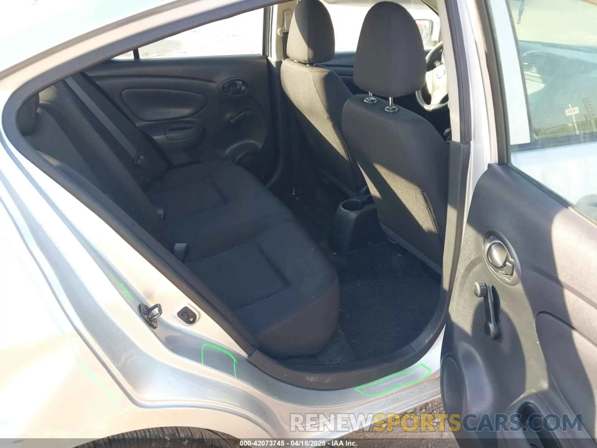 8 Фотография поврежденного автомобиля 3N1CN7AP0KL823202 NISSAN VERSA 2019