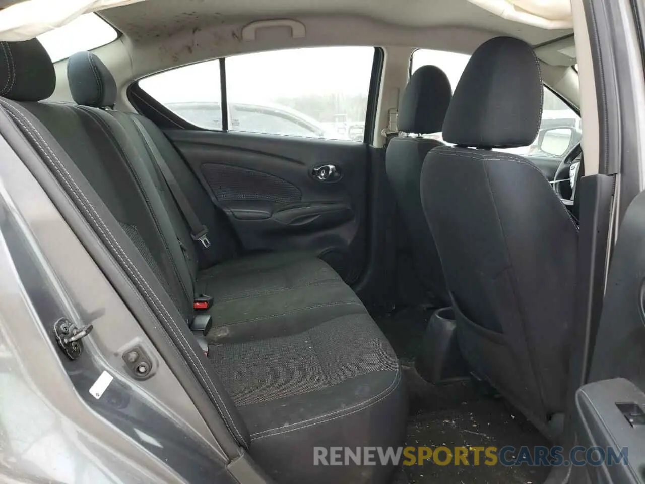 10 Photograph of a damaged car 3N1CN7AP0KL823569 NISSAN VERSA 2019