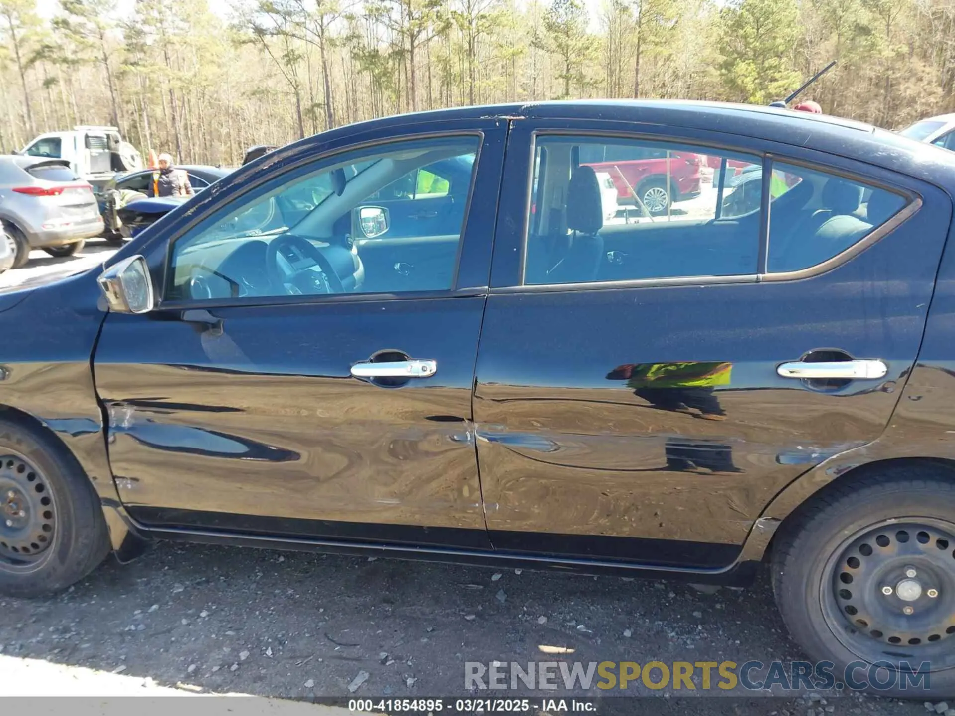 14 Фотография поврежденного автомобиля 3N1CN7AP1KL807302 NISSAN VERSA 2019