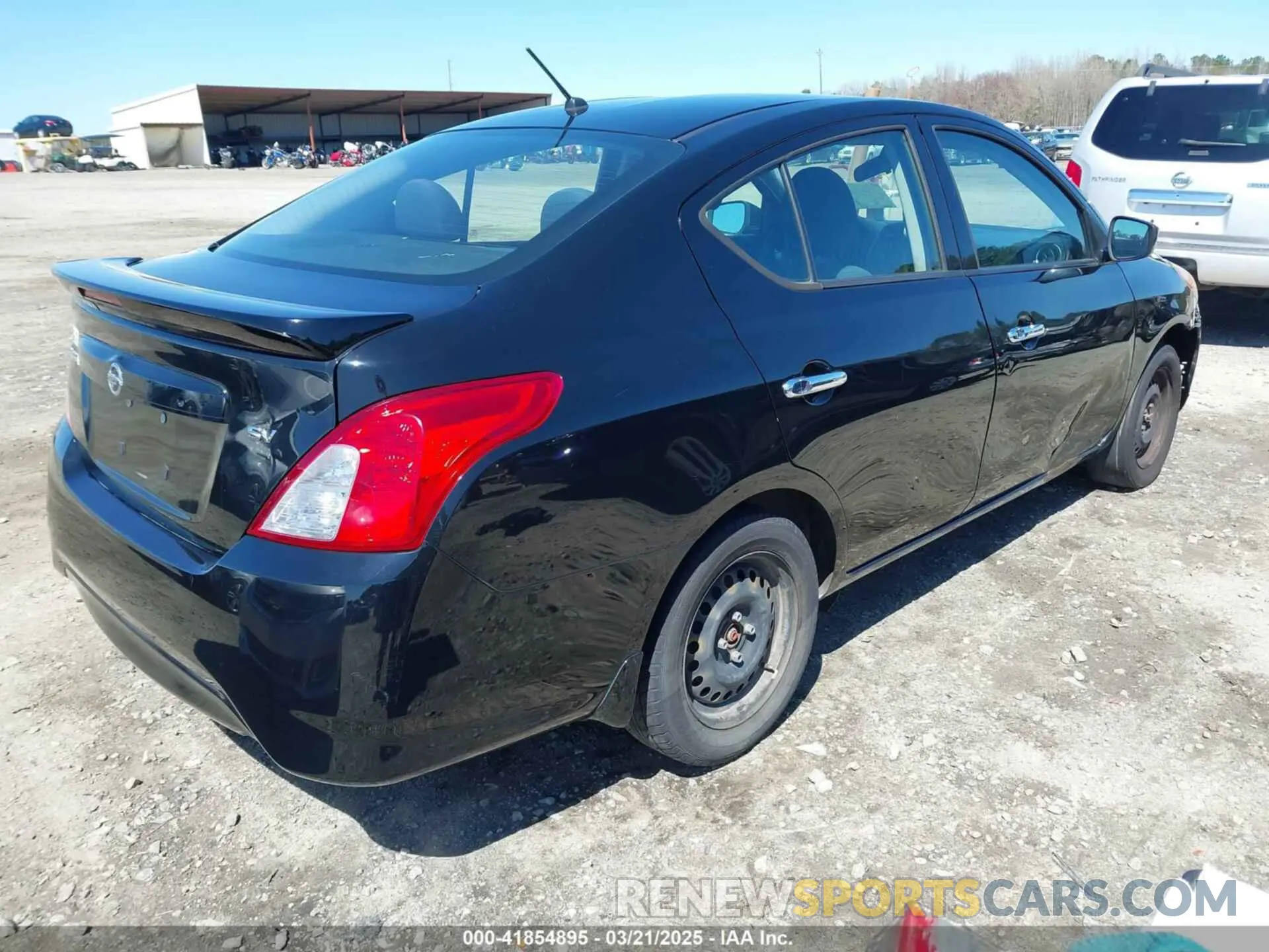 4 Фотография поврежденного автомобиля 3N1CN7AP1KL807302 NISSAN VERSA 2019
