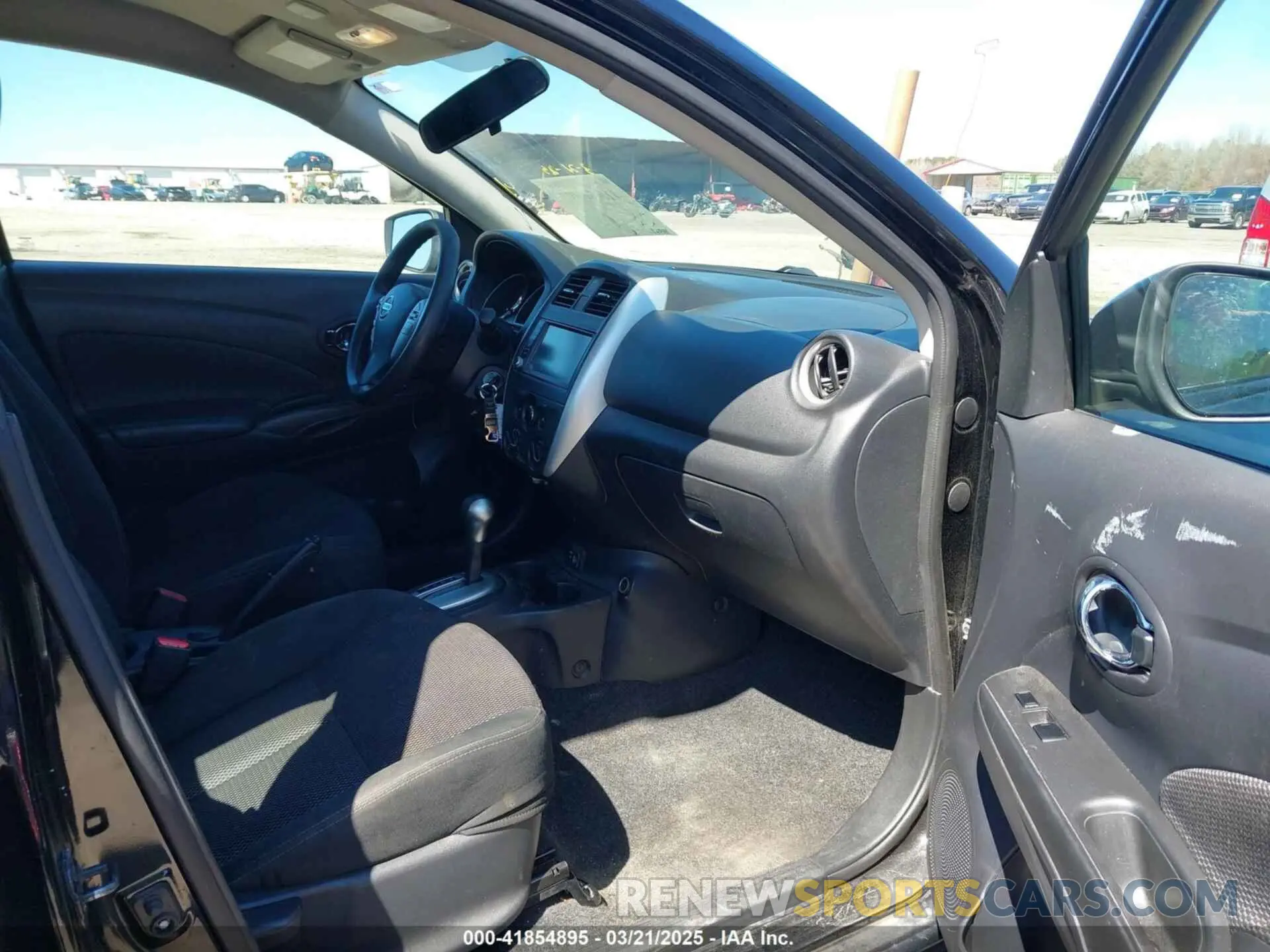 5 Фотография поврежденного автомобиля 3N1CN7AP1KL807302 NISSAN VERSA 2019