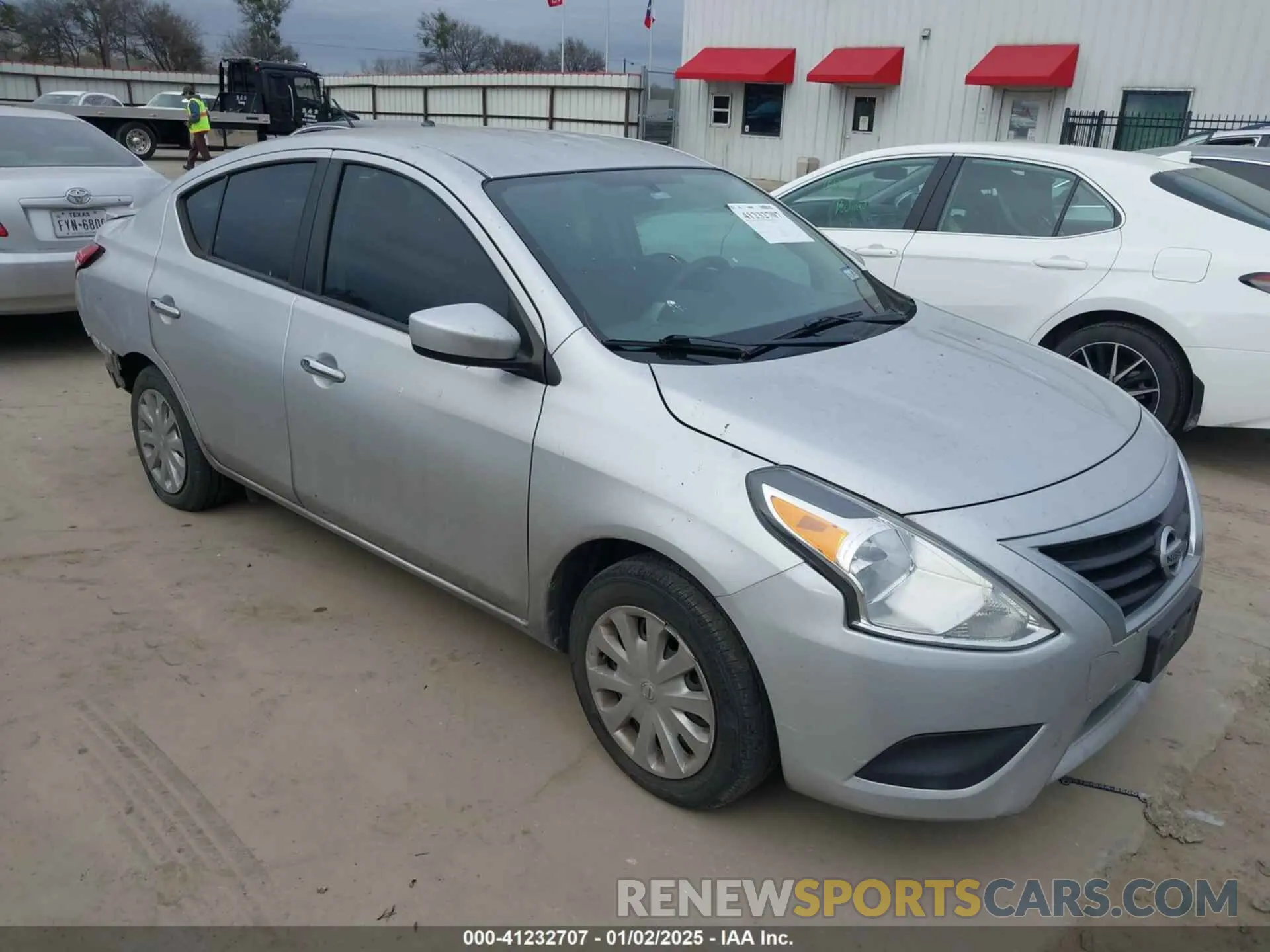 1 Фотография поврежденного автомобиля 3N1CN7AP1KL834354 NISSAN VERSA 2019
