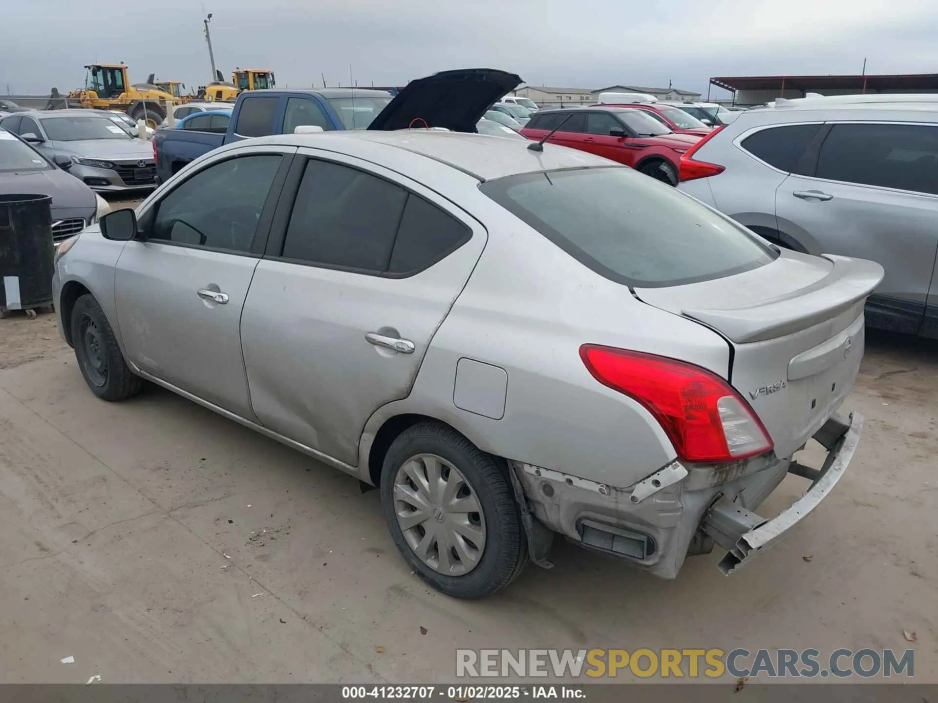 3 Фотография поврежденного автомобиля 3N1CN7AP1KL834354 NISSAN VERSA 2019