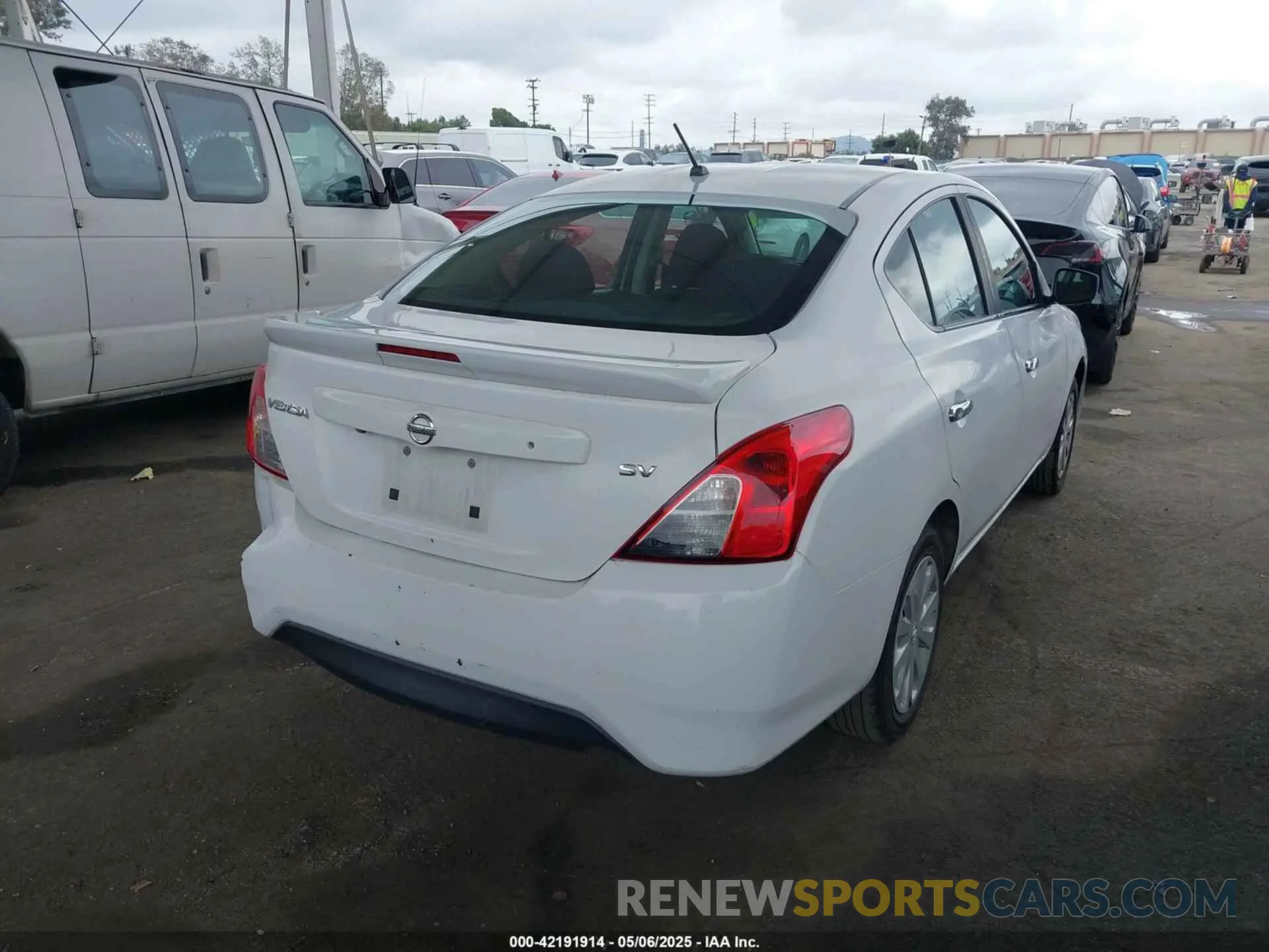 4 Photograph of a damaged car 3N1CN7AP1KL838940 NISSAN VERSA 2019
