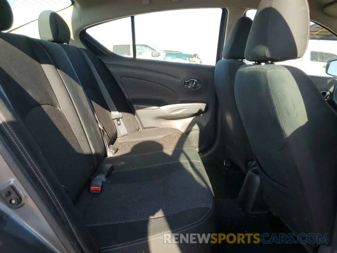 10 Photograph of a damaged car 3N1CN7AP1KL842003 NISSAN VERSA 2019