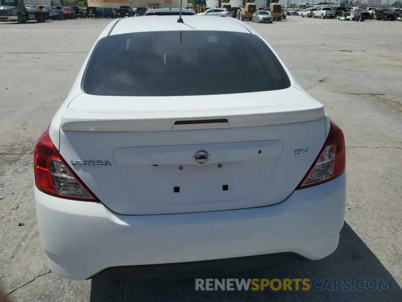 6 Фотография поврежденного автомобиля 3N1CN7AP1KL856418 NISSAN VERSA 2019