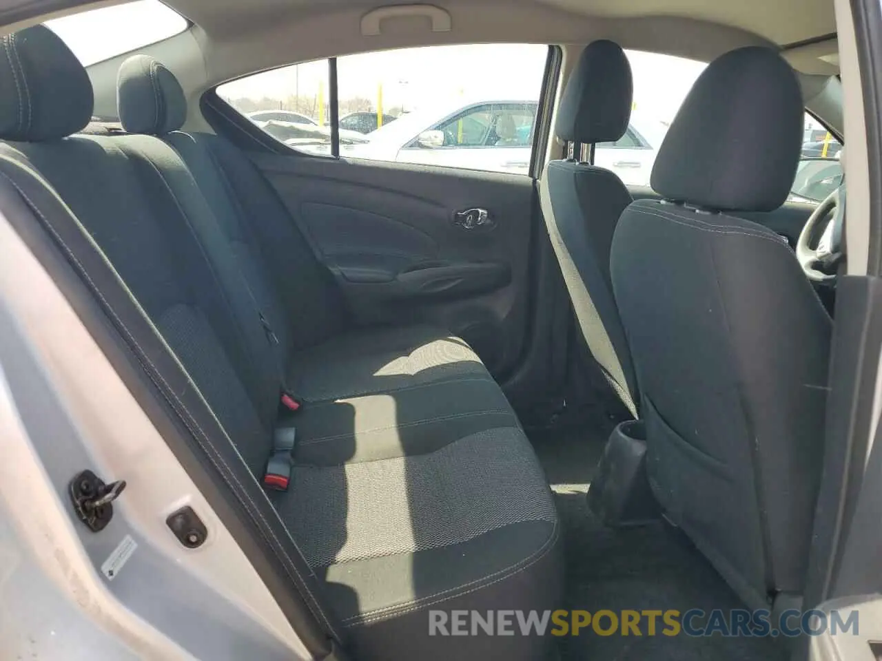 10 Фотография поврежденного автомобиля 3N1CN7AP1KL857150 NISSAN VERSA 2019