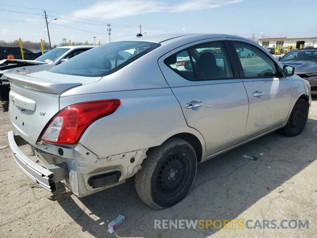 3 Фотография поврежденного автомобиля 3N1CN7AP1KL857150 NISSAN VERSA 2019