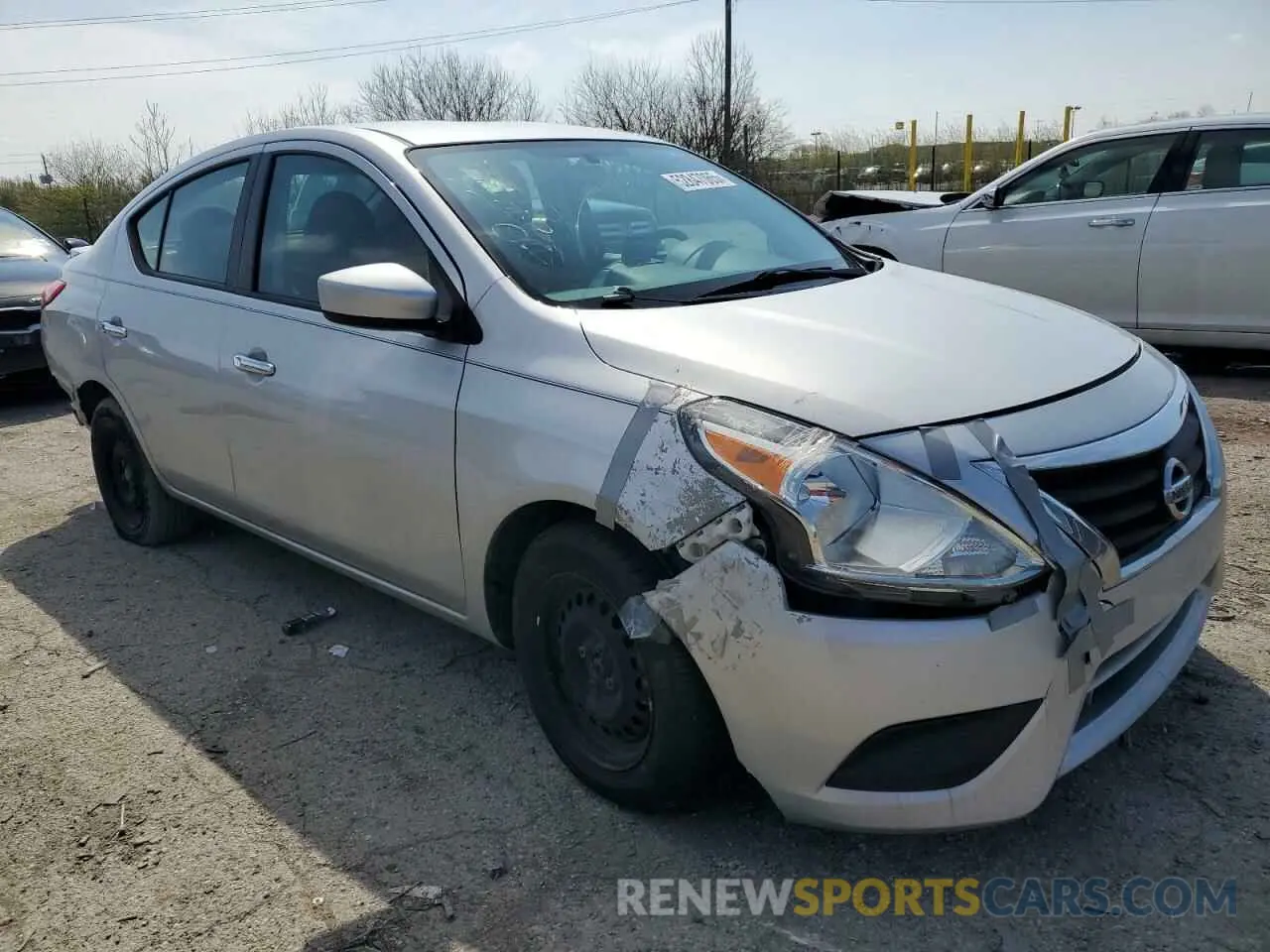 4 Фотография поврежденного автомобиля 3N1CN7AP1KL857150 NISSAN VERSA 2019
