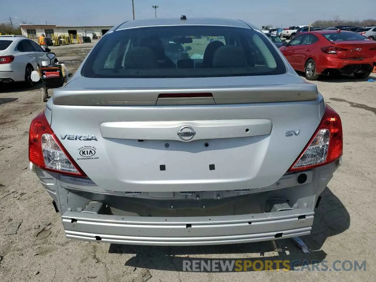 6 Фотография поврежденного автомобиля 3N1CN7AP1KL857150 NISSAN VERSA 2019