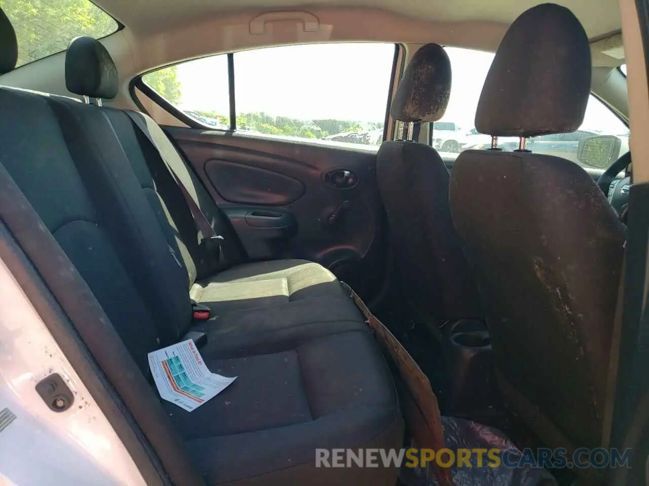 10 Photograph of a damaged car 3N1CN7AP1KL865622 NISSAN VERSA 2019
