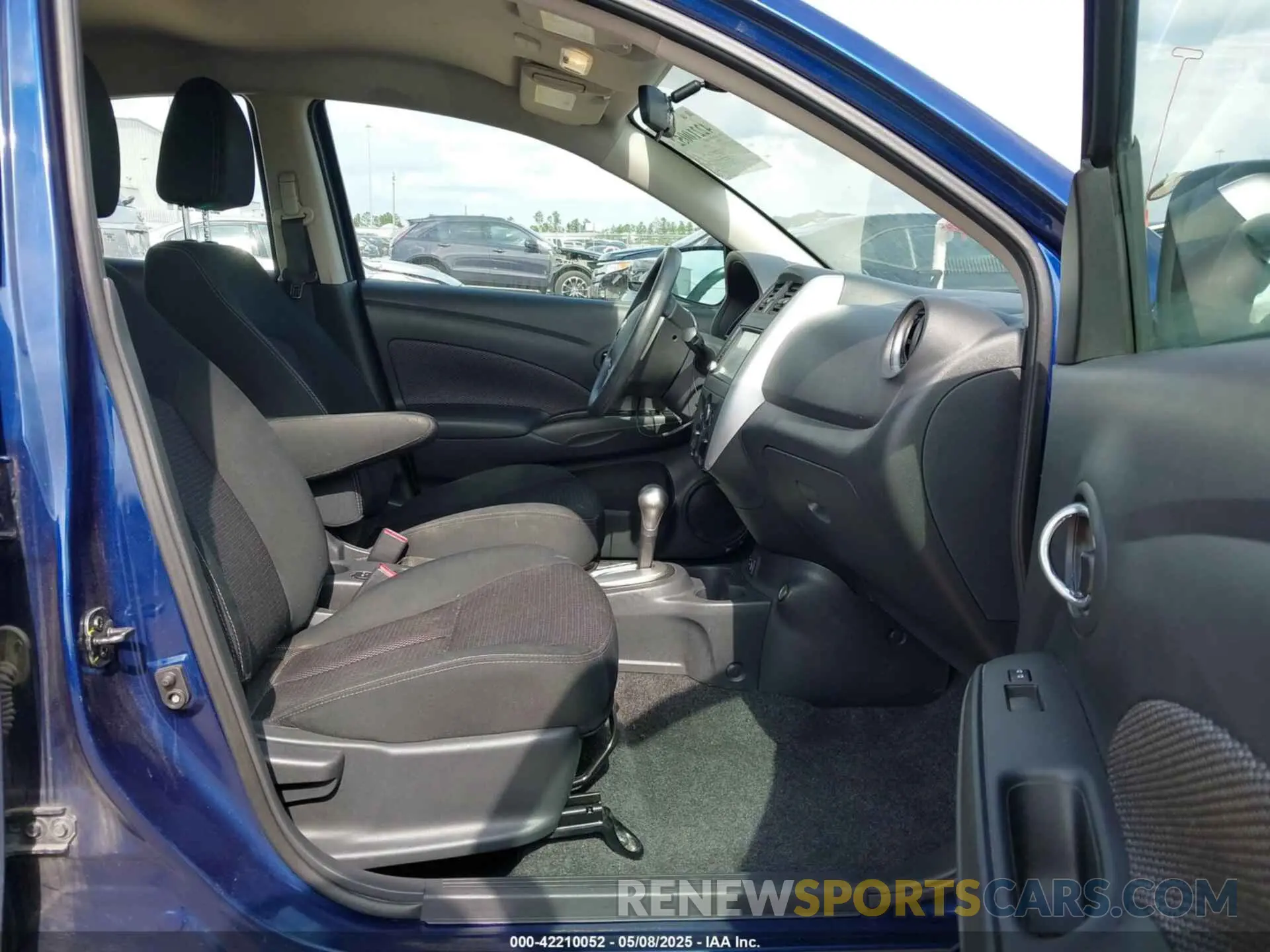 5 Photograph of a damaged car 3N1CN7AP1KL868228 NISSAN VERSA 2019