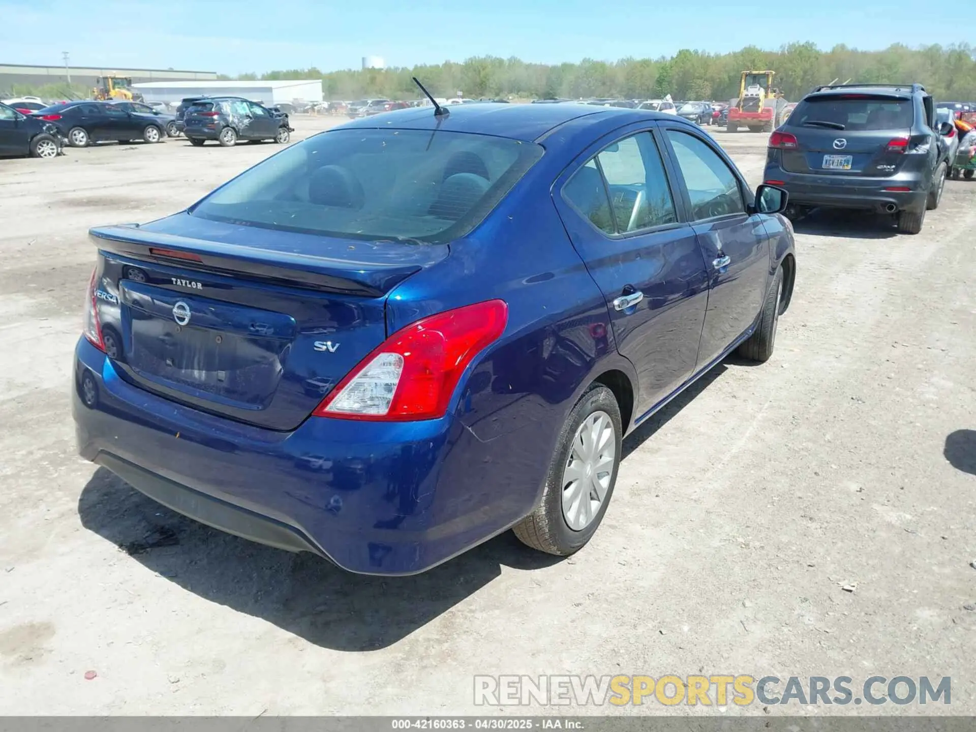 4 Фотография поврежденного автомобиля 3N1CN7AP1KL871484 NISSAN VERSA 2019