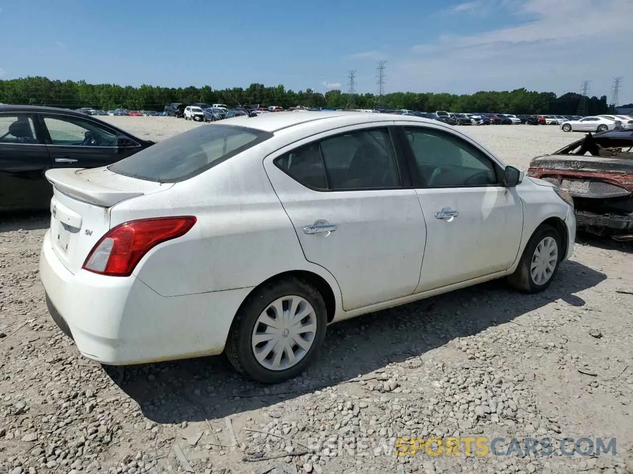 3 Фотография поврежденного автомобиля 3N1CN7AP2KL813822 NISSAN VERSA 2019