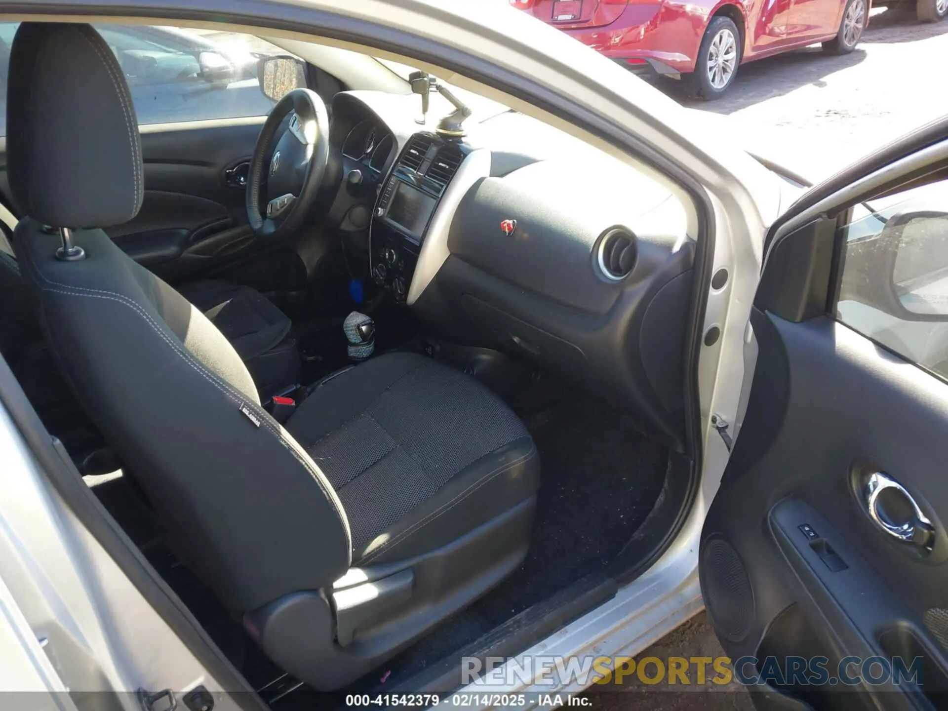 5 Photograph of a damaged car 3N1CN7AP2KL818910 NISSAN VERSA 2019