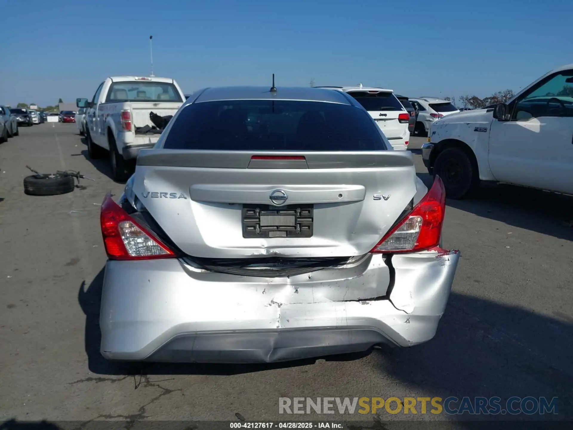 16 Photograph of a damaged car 3N1CN7AP2KL843581 NISSAN VERSA 2019