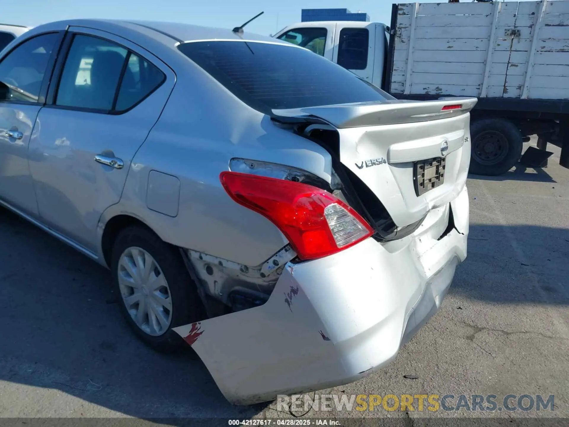 6 Photograph of a damaged car 3N1CN7AP2KL843581 NISSAN VERSA 2019