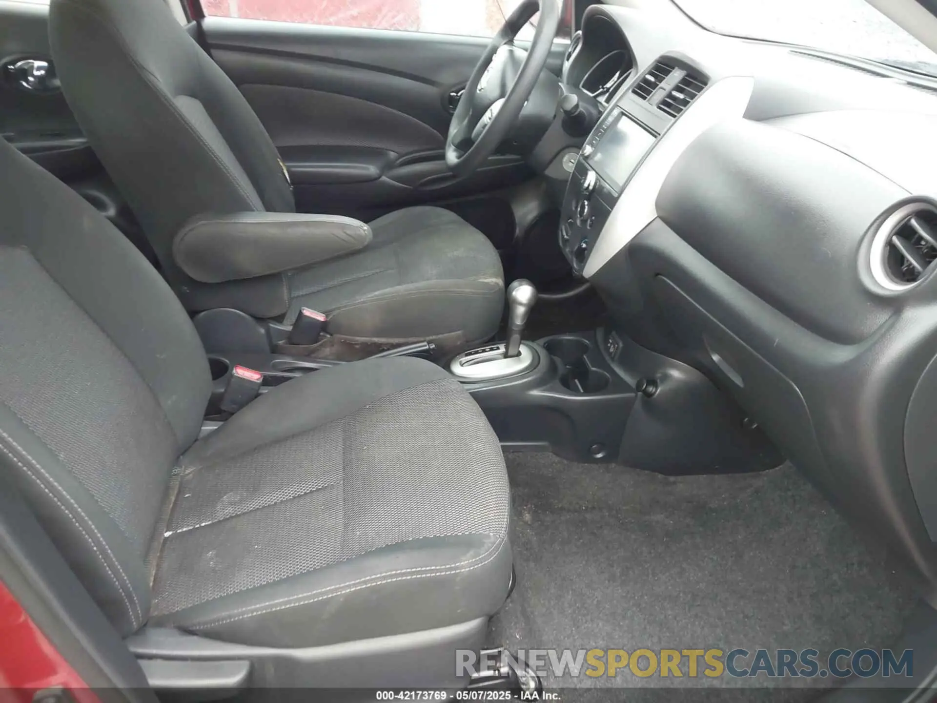 5 Фотография поврежденного автомобиля 3N1CN7AP2KL856511 NISSAN VERSA 2019